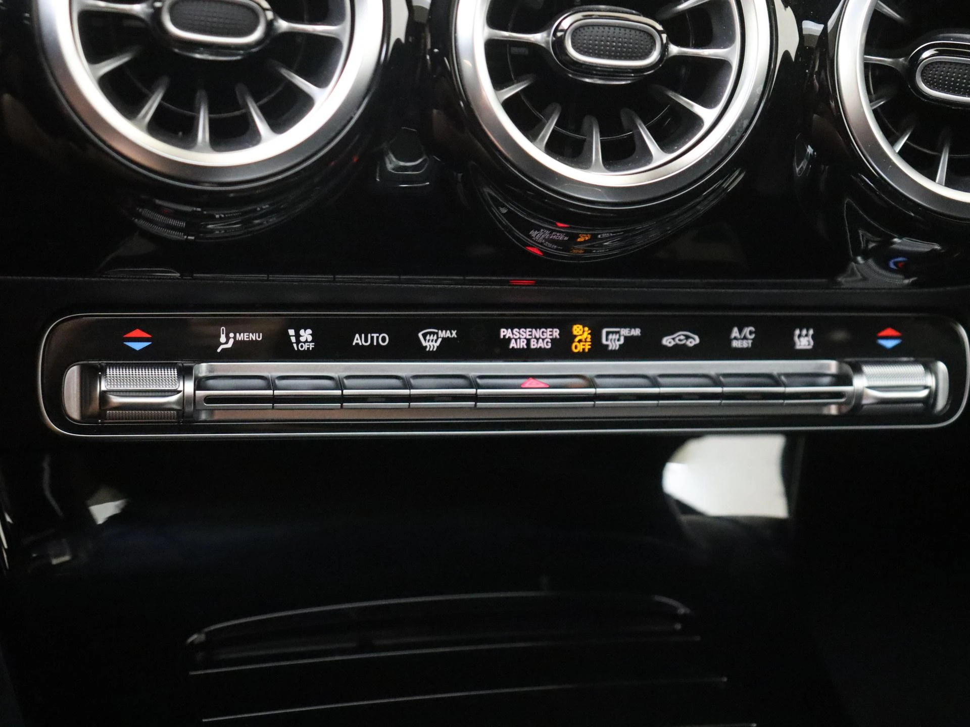 Mercedes-Benz-A-Klasse-image-19