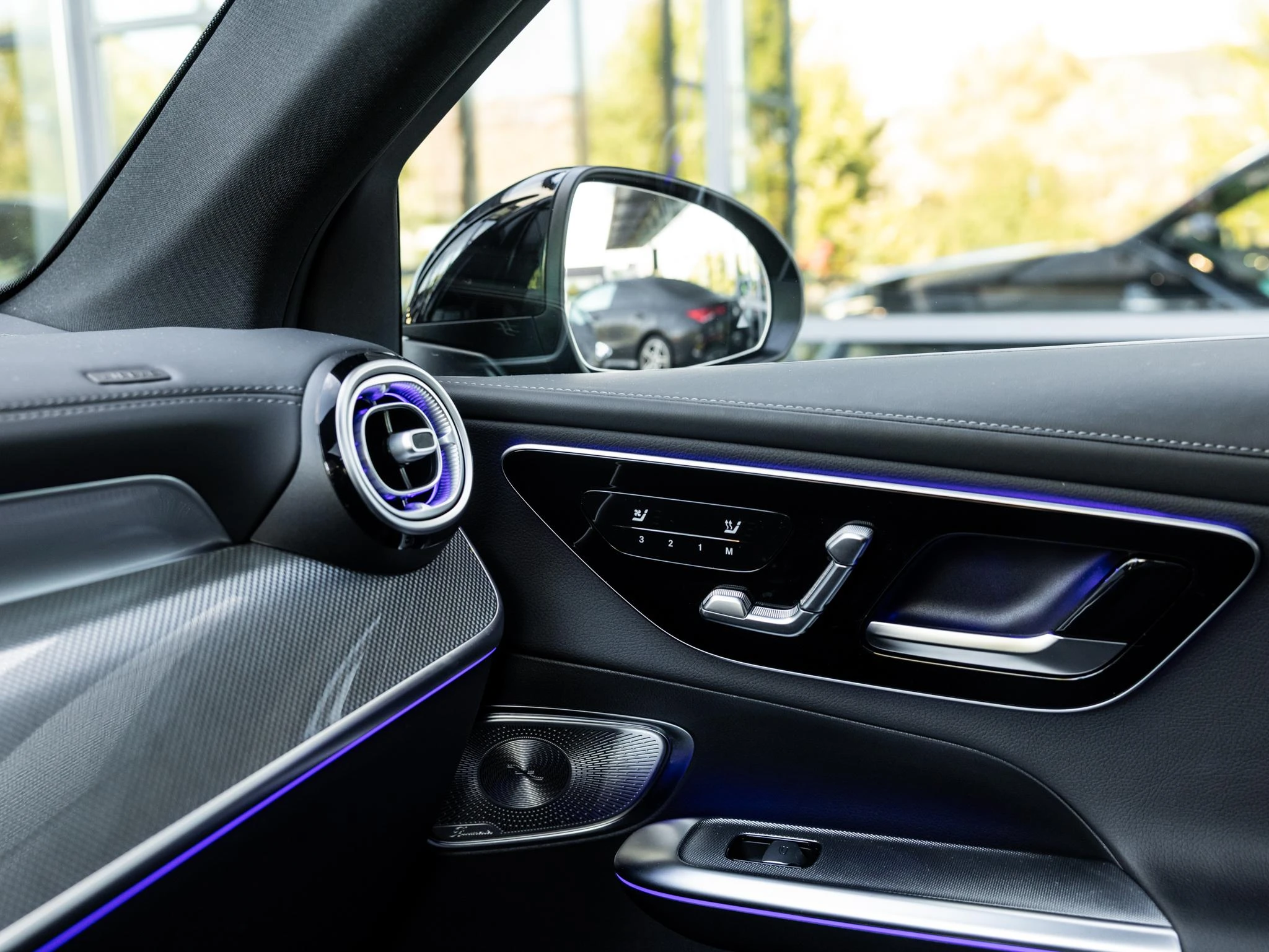 Mercedes-Benz-GLC-image-20