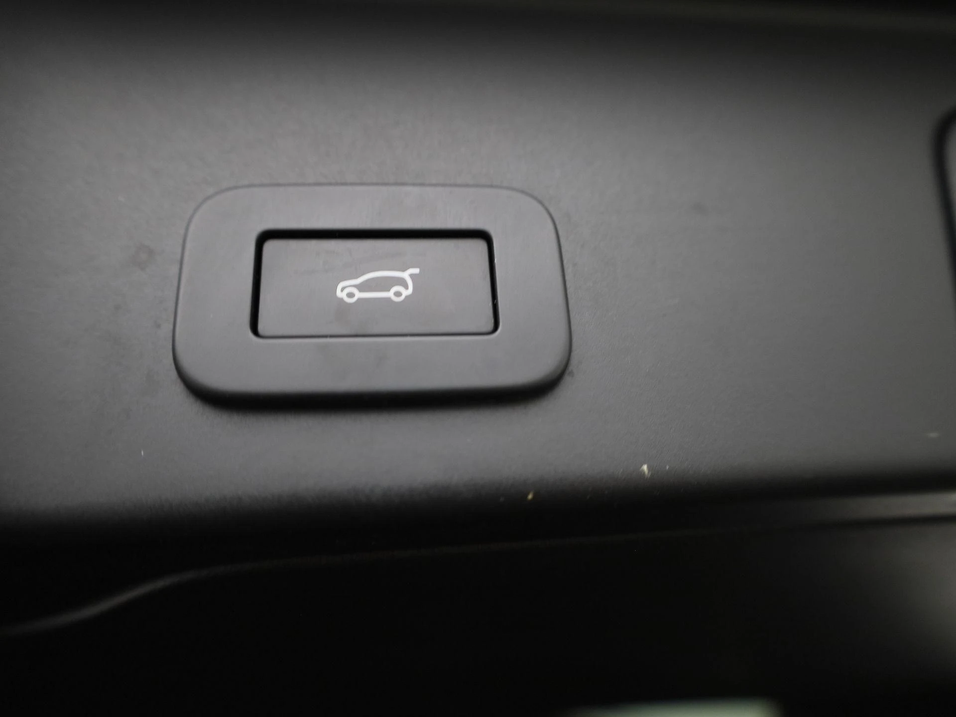 Land Rover-Range Rover Evoque-image-11