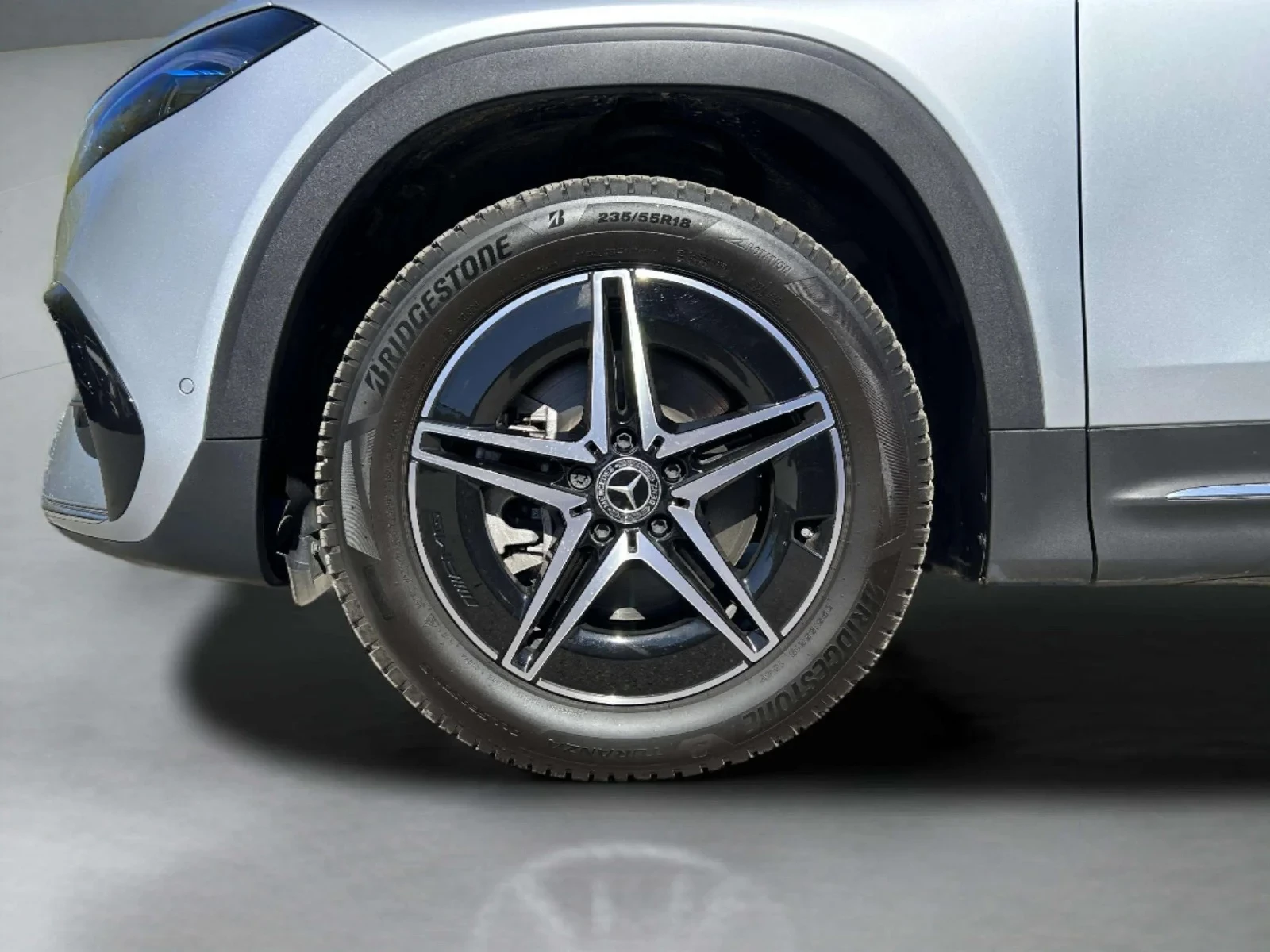 Mercedes-Benz-EQB-image-8