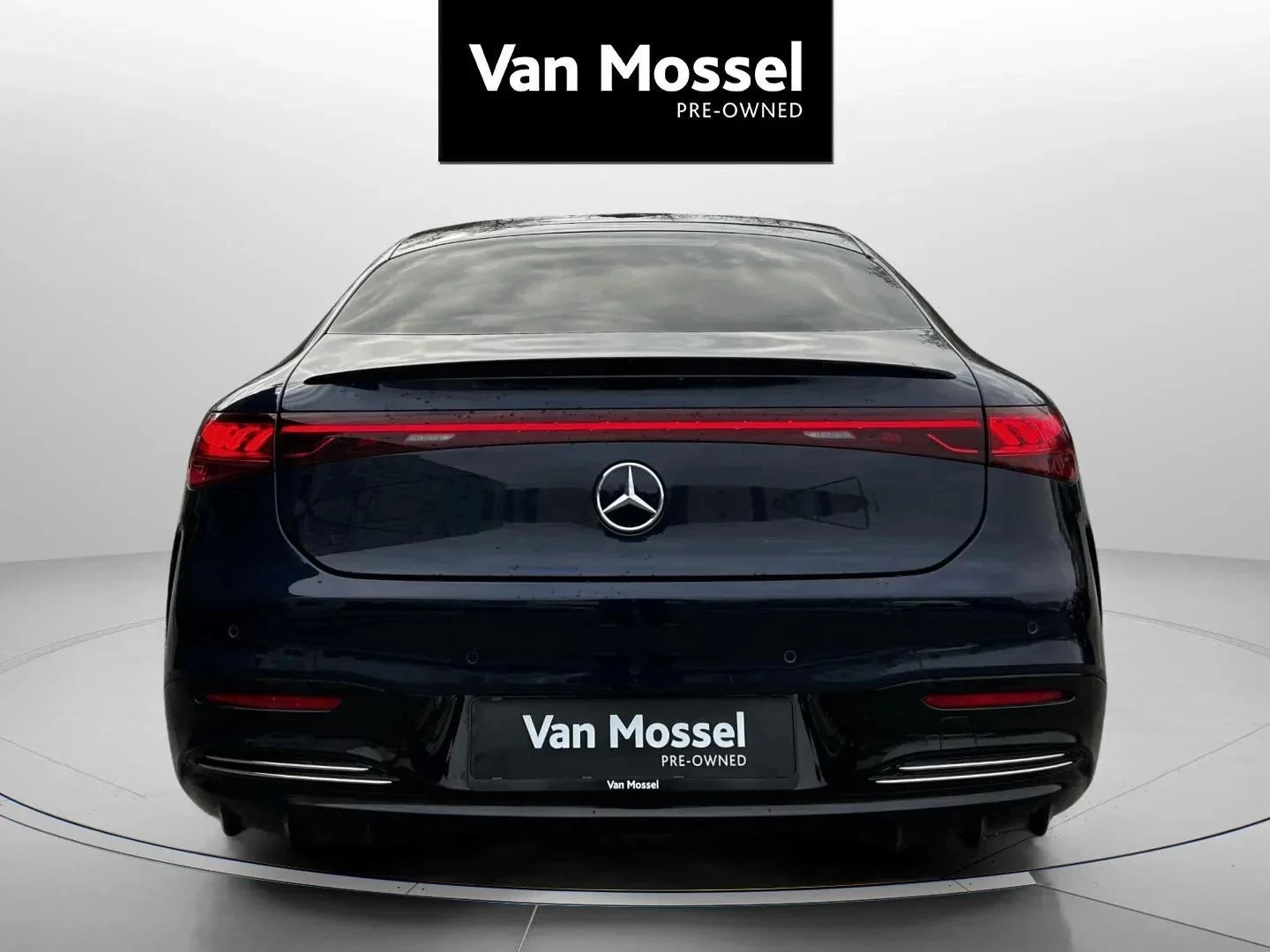 Mercedes-Benz-EQS-image-5