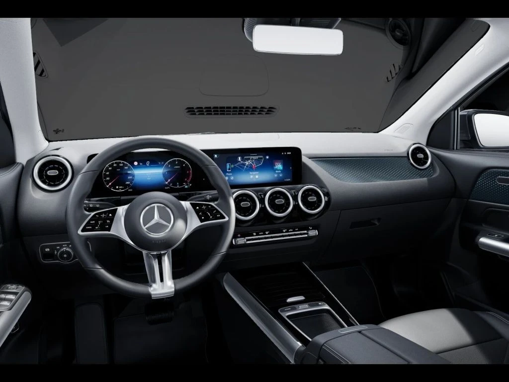 Mercedes-Benz-GLA 220 d-image-9