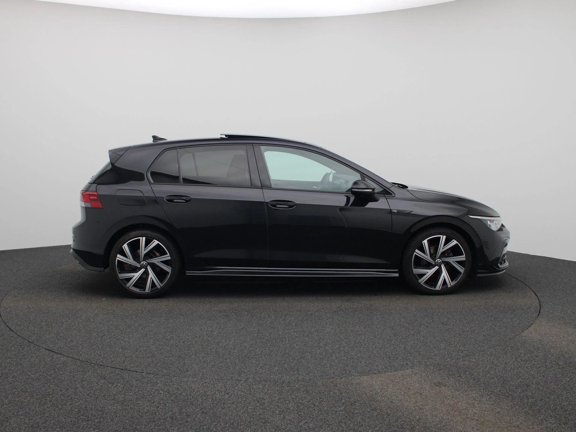 Volkswagen Golf 1.5 eTSI R-Line