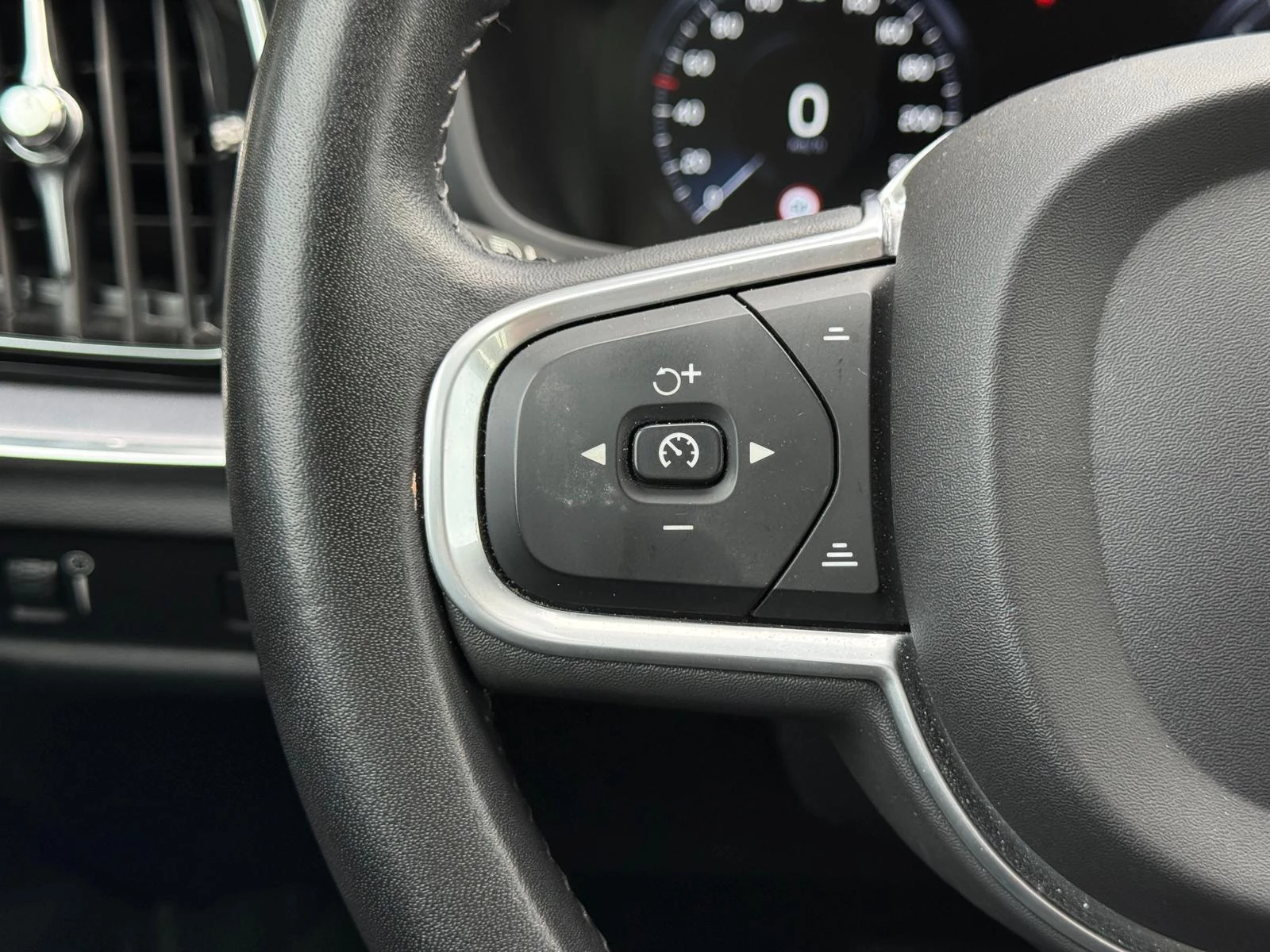 Volvo V60 B3 Momentum Advantage