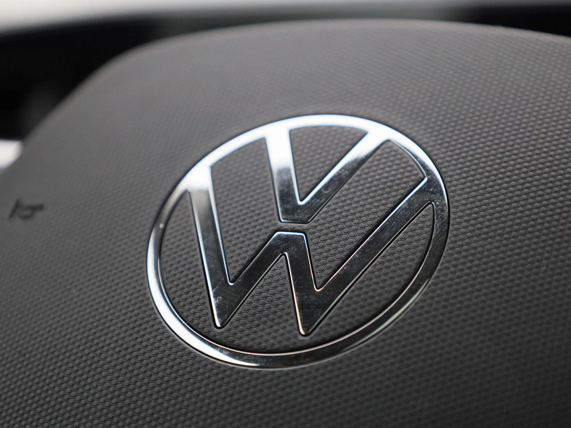 Volkswagen-Tiguan-image-30