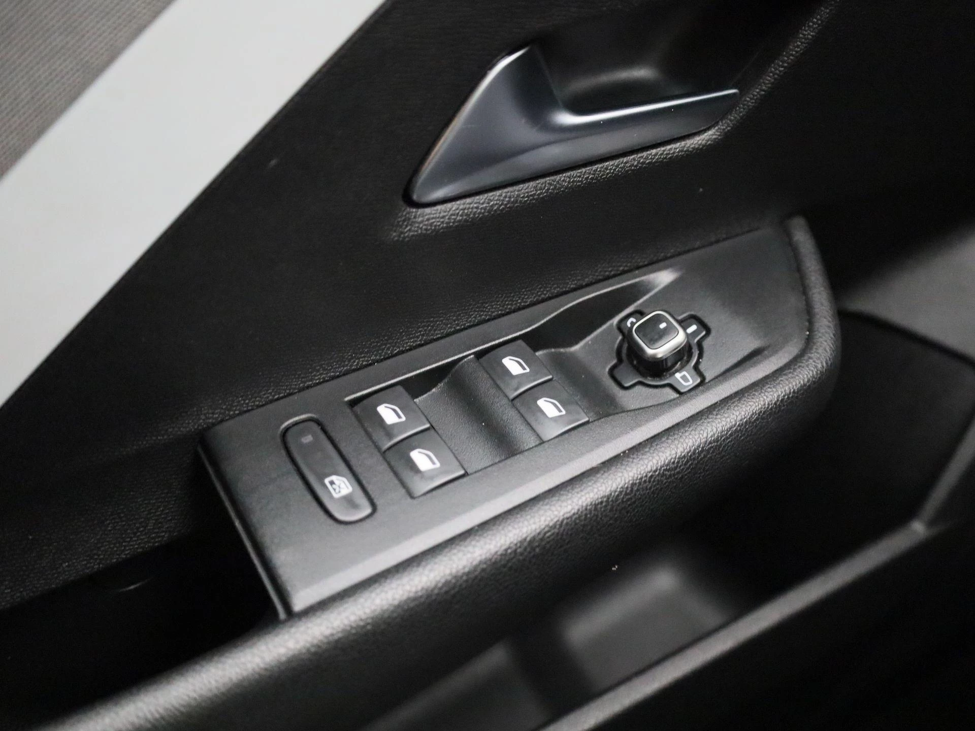 Opel-Astra-image-21