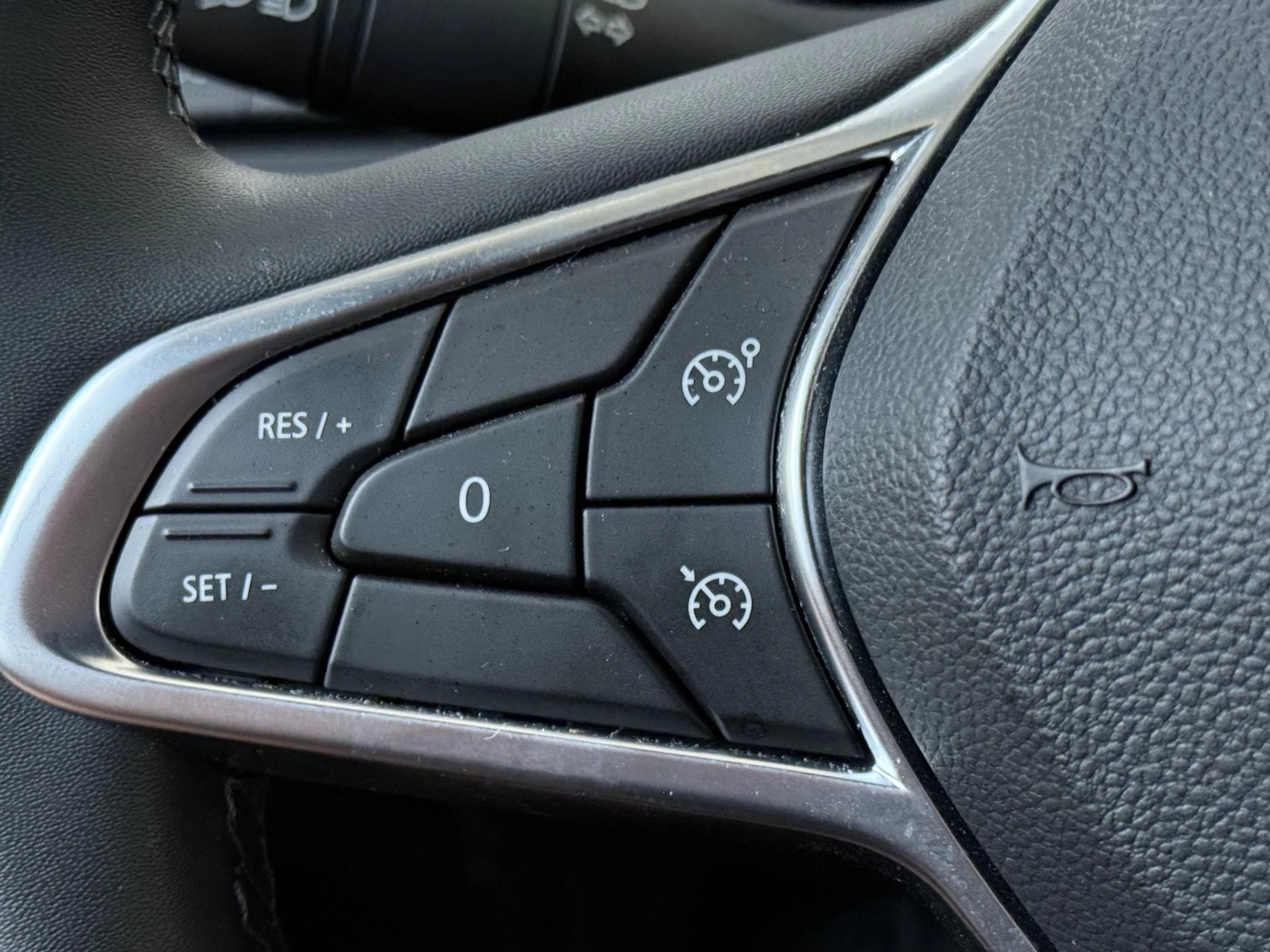 Renault-Clio-image-12