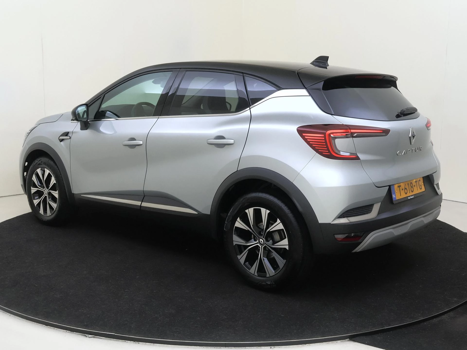 Renault-Captur-image-2