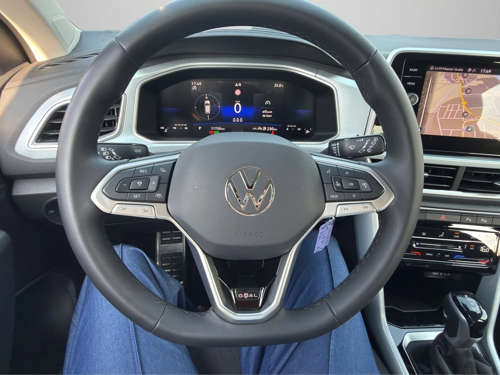 Volkswagen-T-Roc-image-9