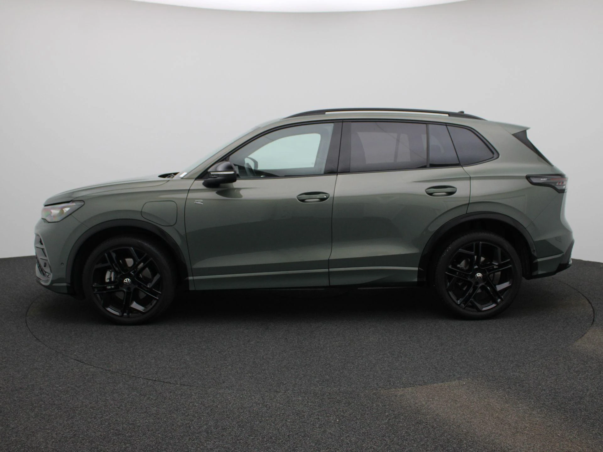 Volkswagen-Tiguan-image-3