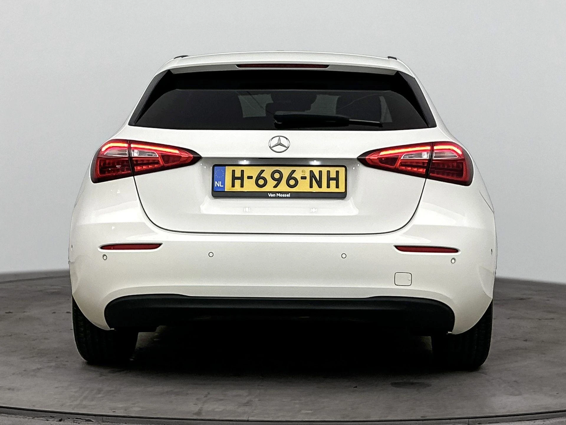 Mercedes-Benz-A-Klasse-image-2
