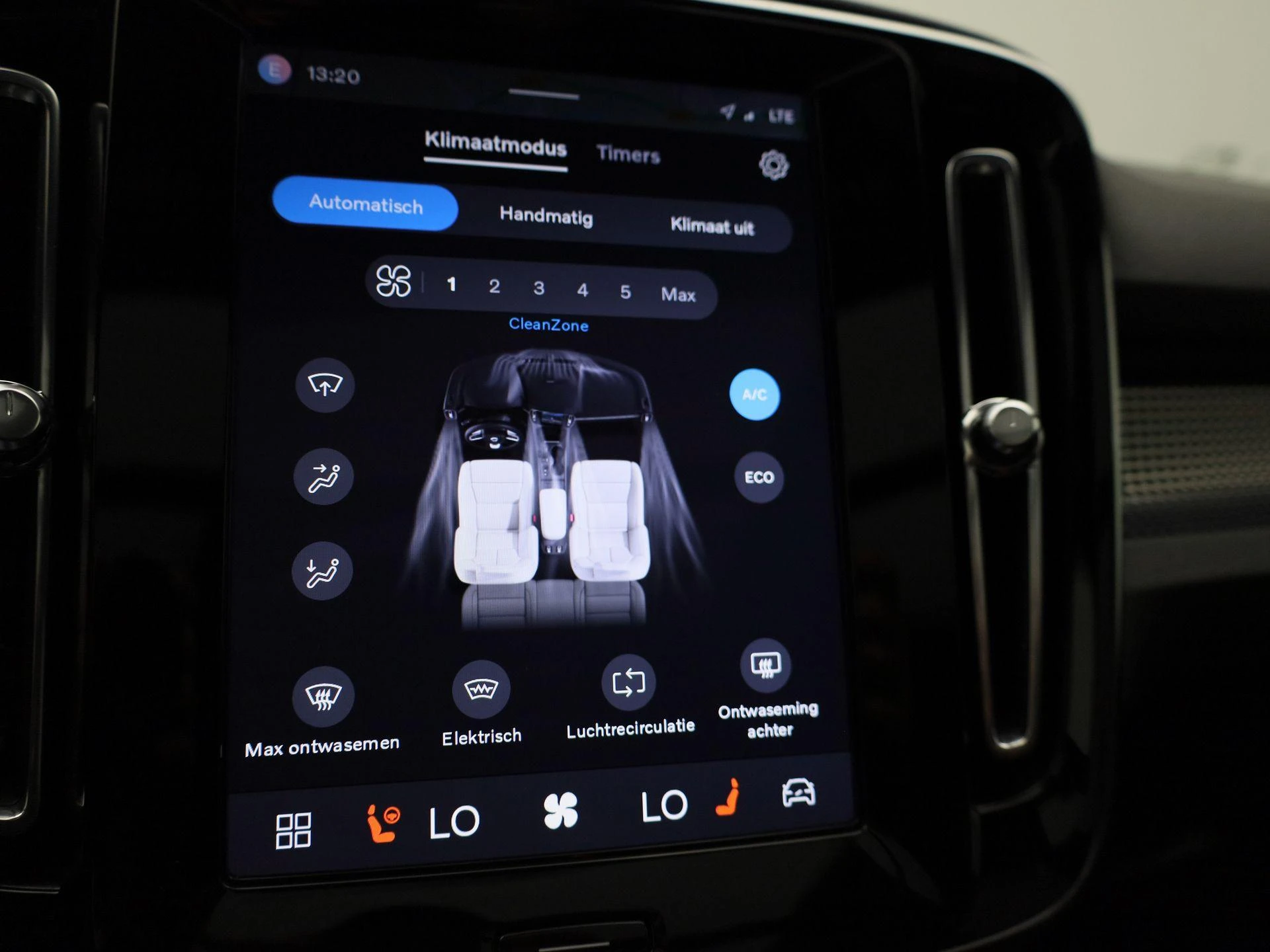 Volvo-XC40-image-21