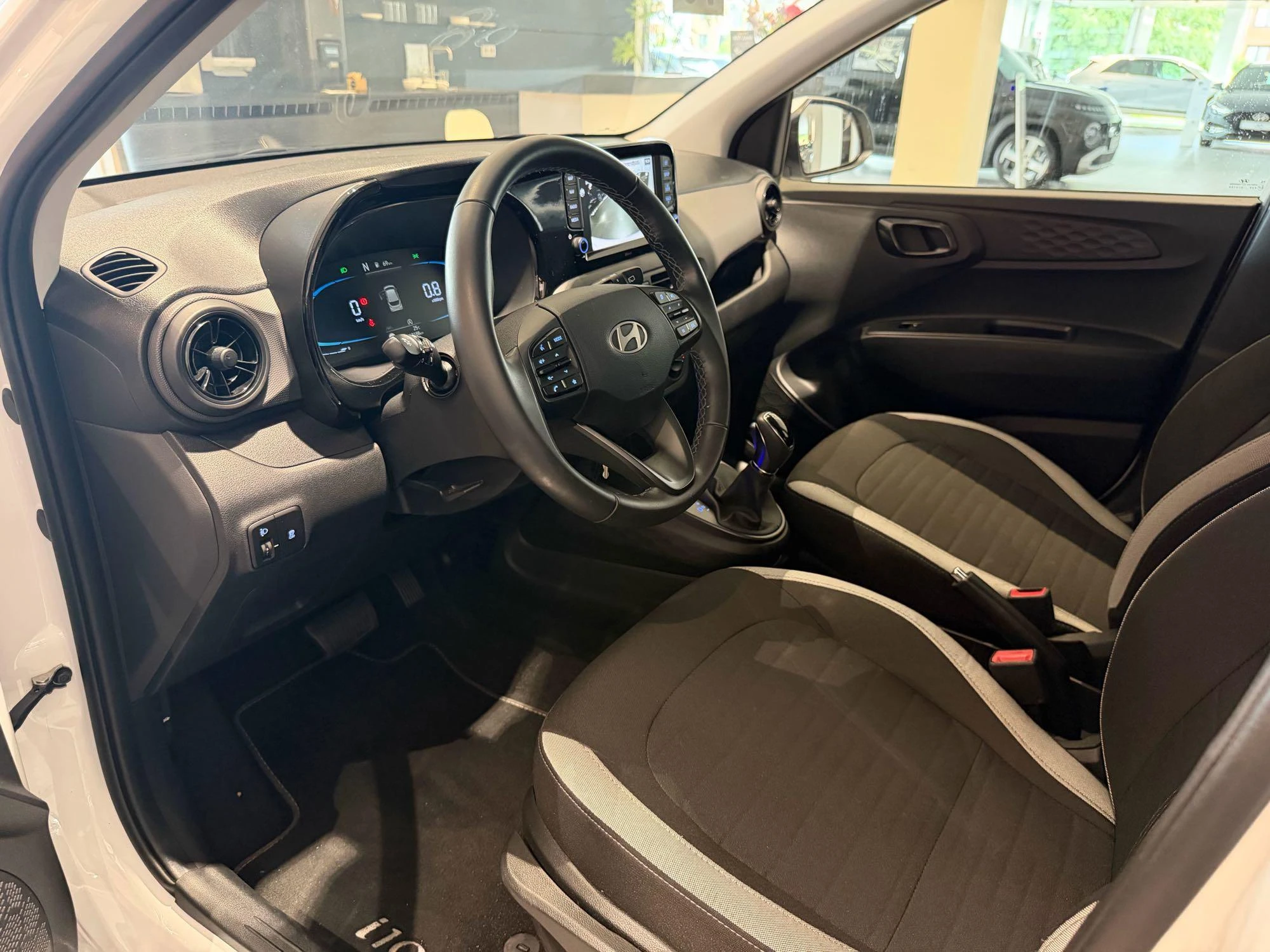 Hyundai-i10-image-14
