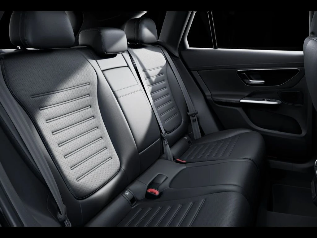 Mercedes-Benz-GLC 300 e-image-11