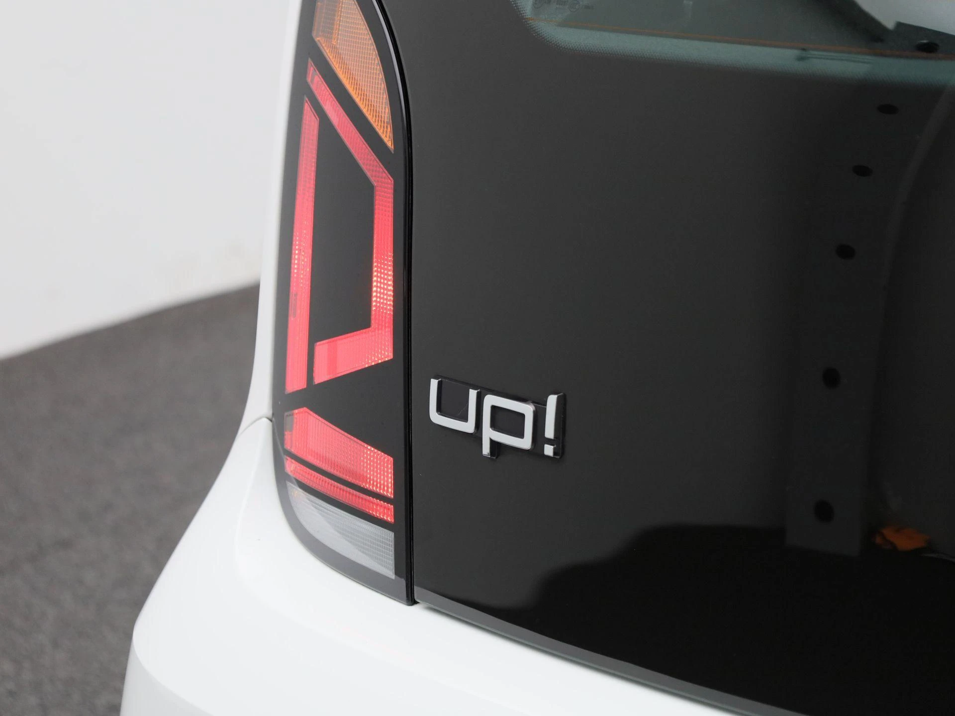 Volkswagen-up!-image-26