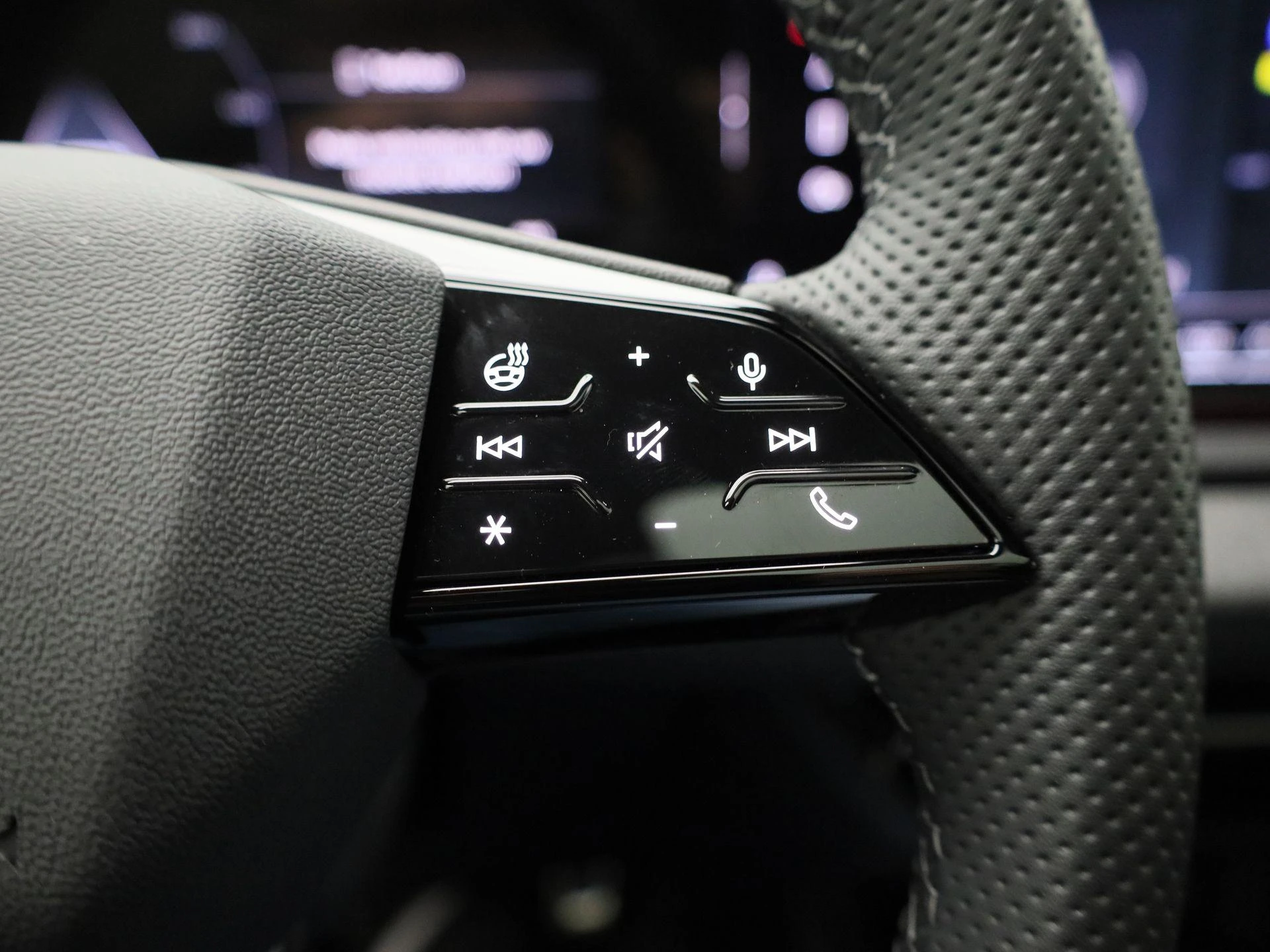 Audi-Q6 e-tron-image-20