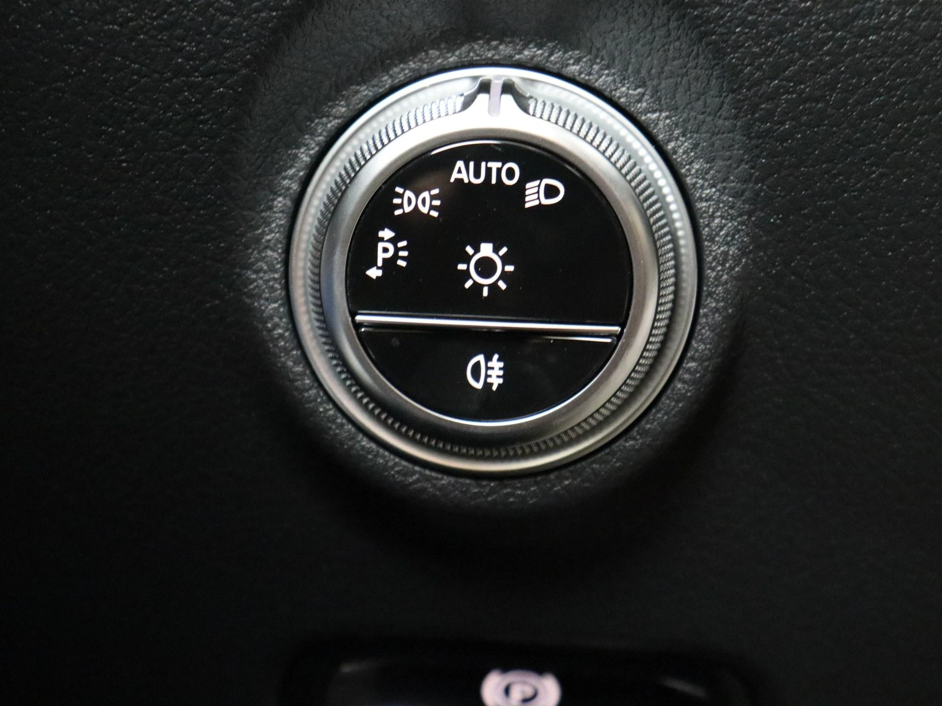 Mercedes-Benz-C-Klasse-image-21
