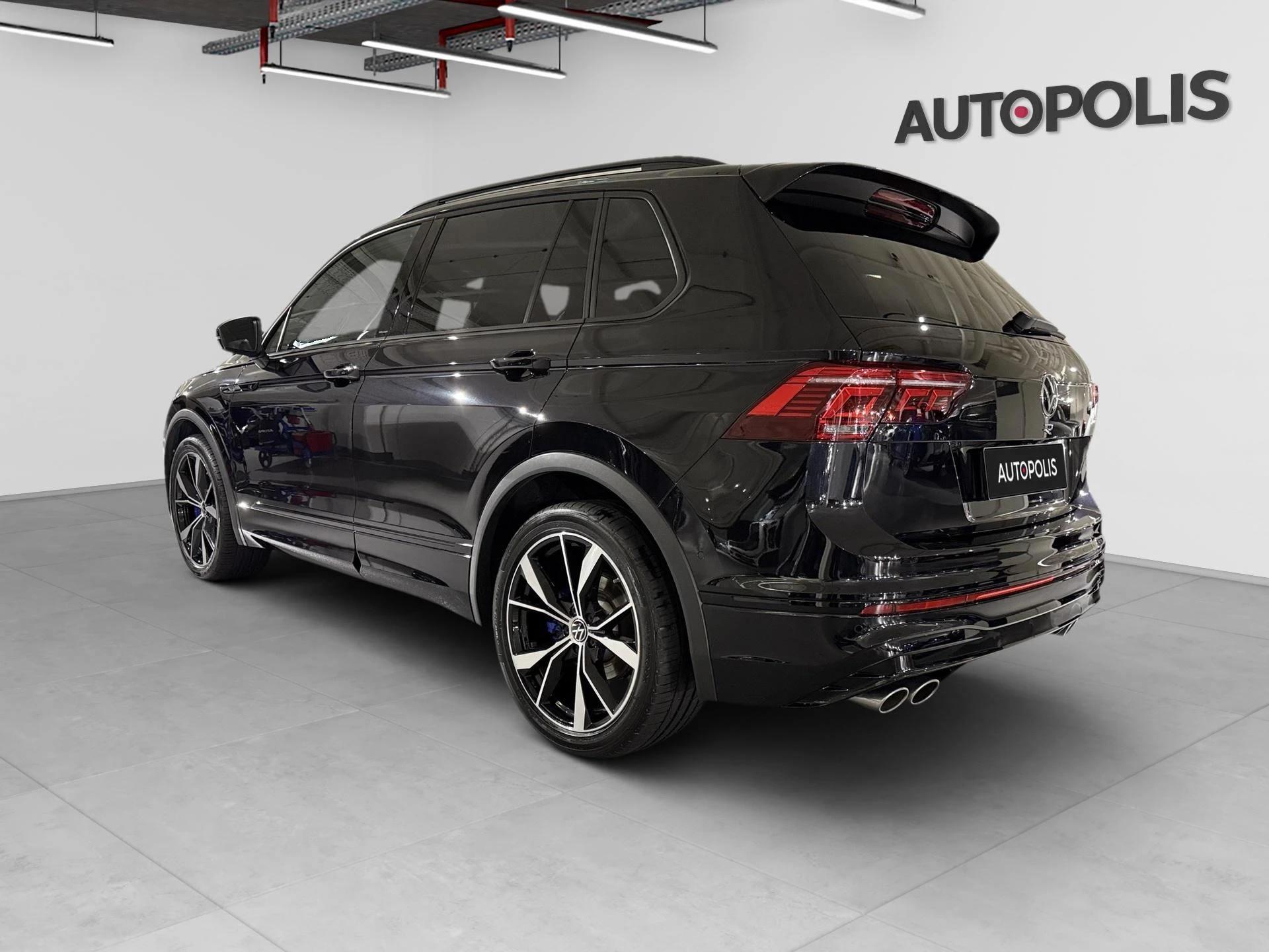 Volkswagen-Tiguan-image-12