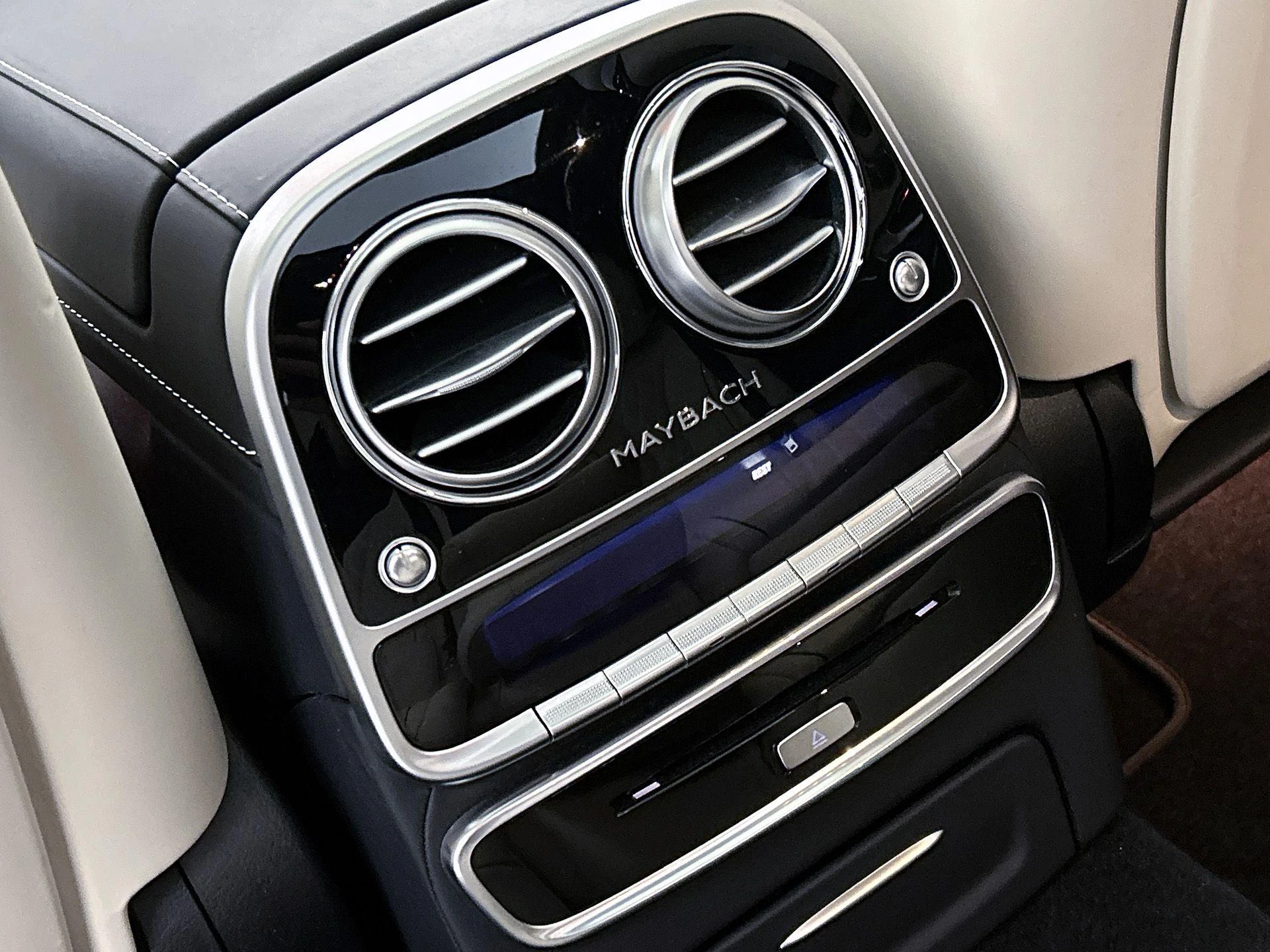 Mercedes-Benz-S-Klasse-image-9