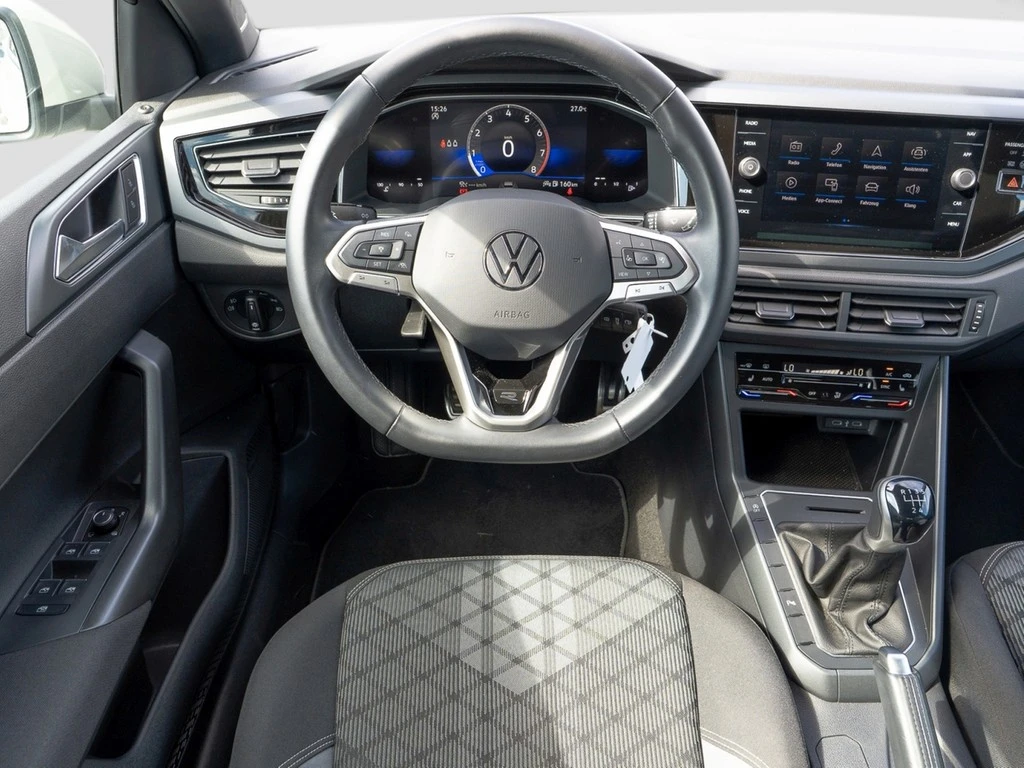 Volkswagen-Polo-image-13