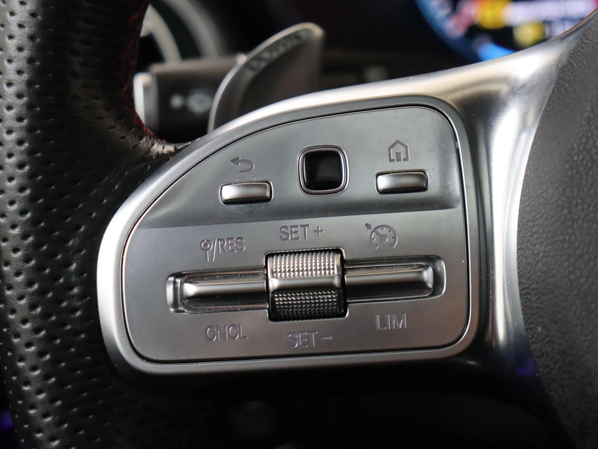 Mercedes-Benz-GLC-image-18