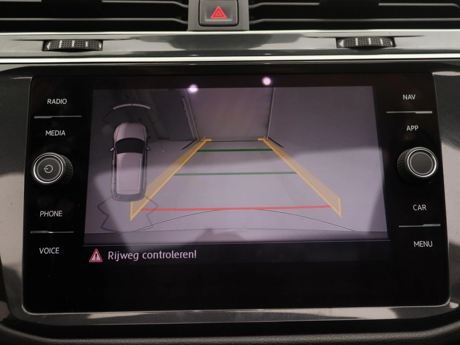 Volkswagen-Tiguan-image-19
