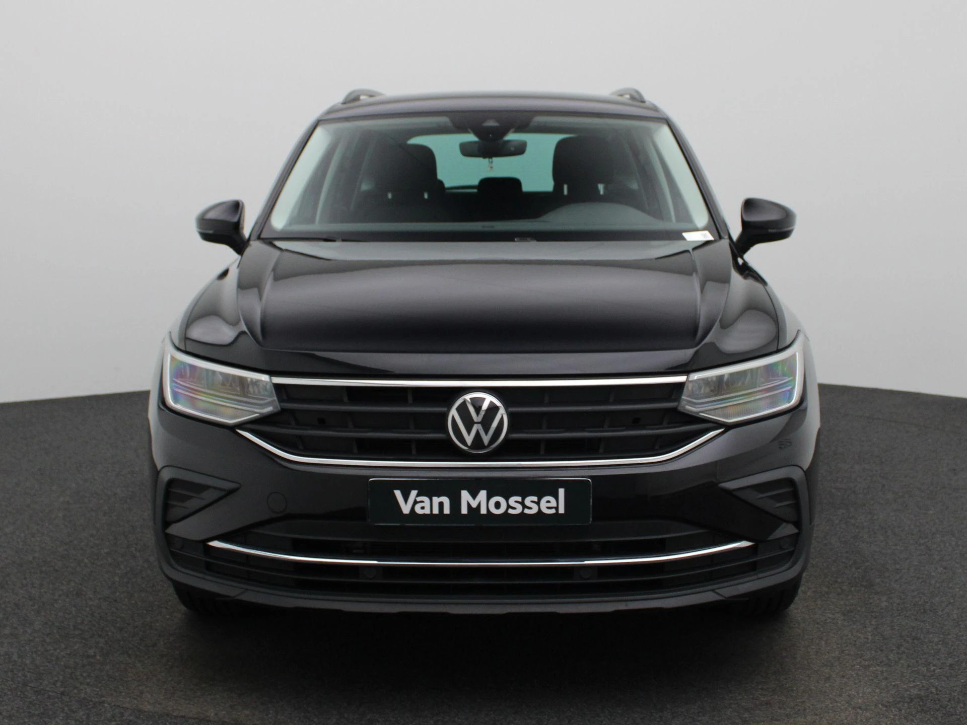 Volkswagen-Tiguan-image-2