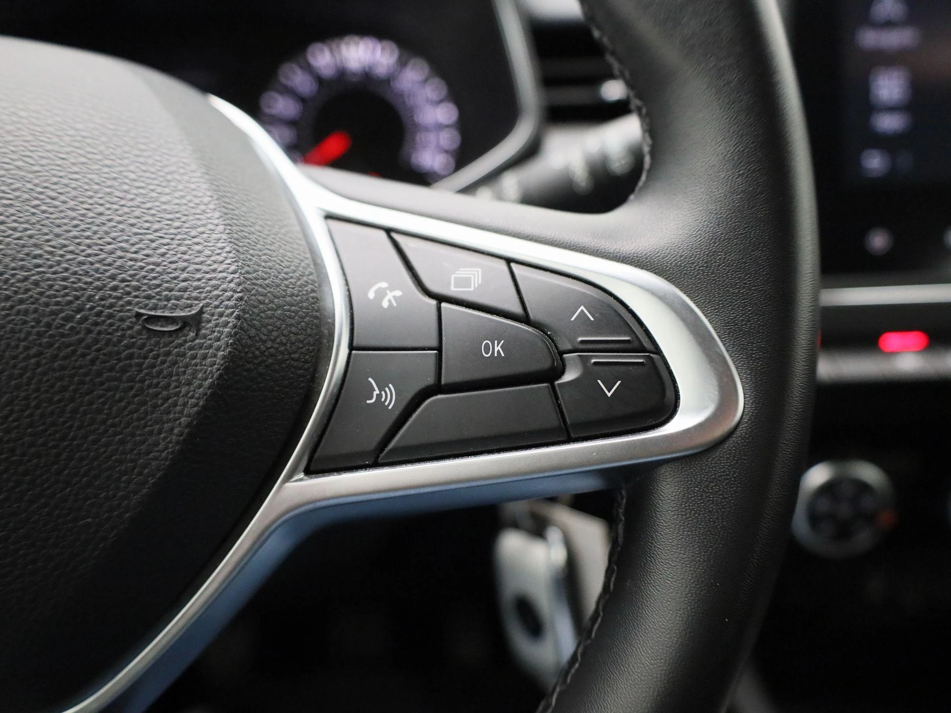 Renault-Clio-image-16
