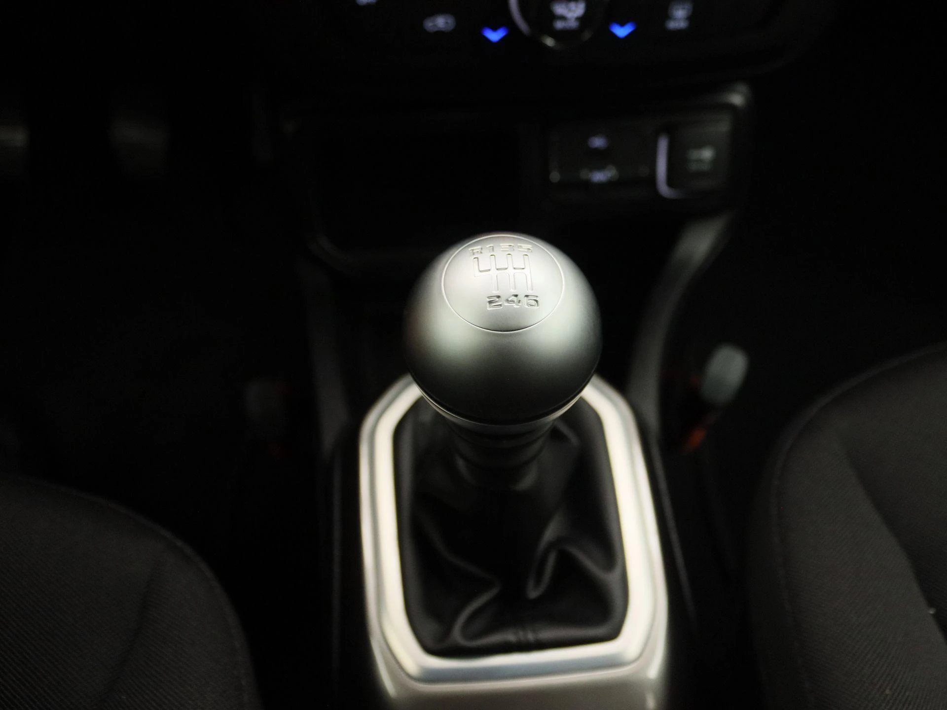 Jeep-Renegade-image-10