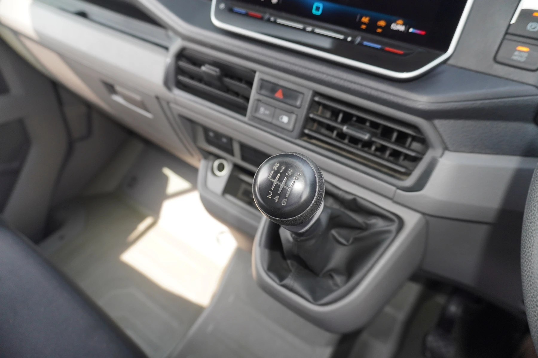 Volkswagen-Crafter-image-40