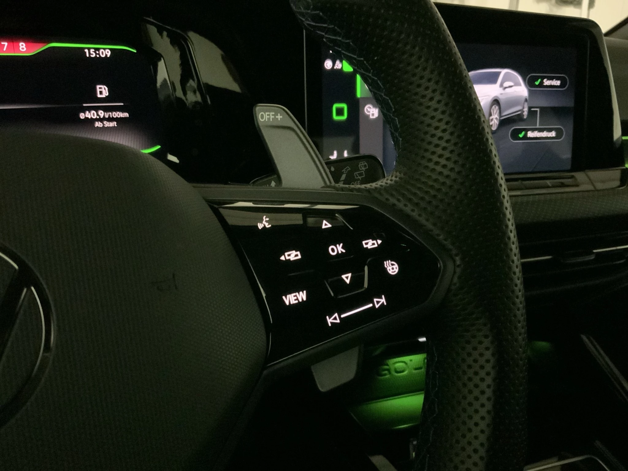 Volkswagen-Golf-image-18