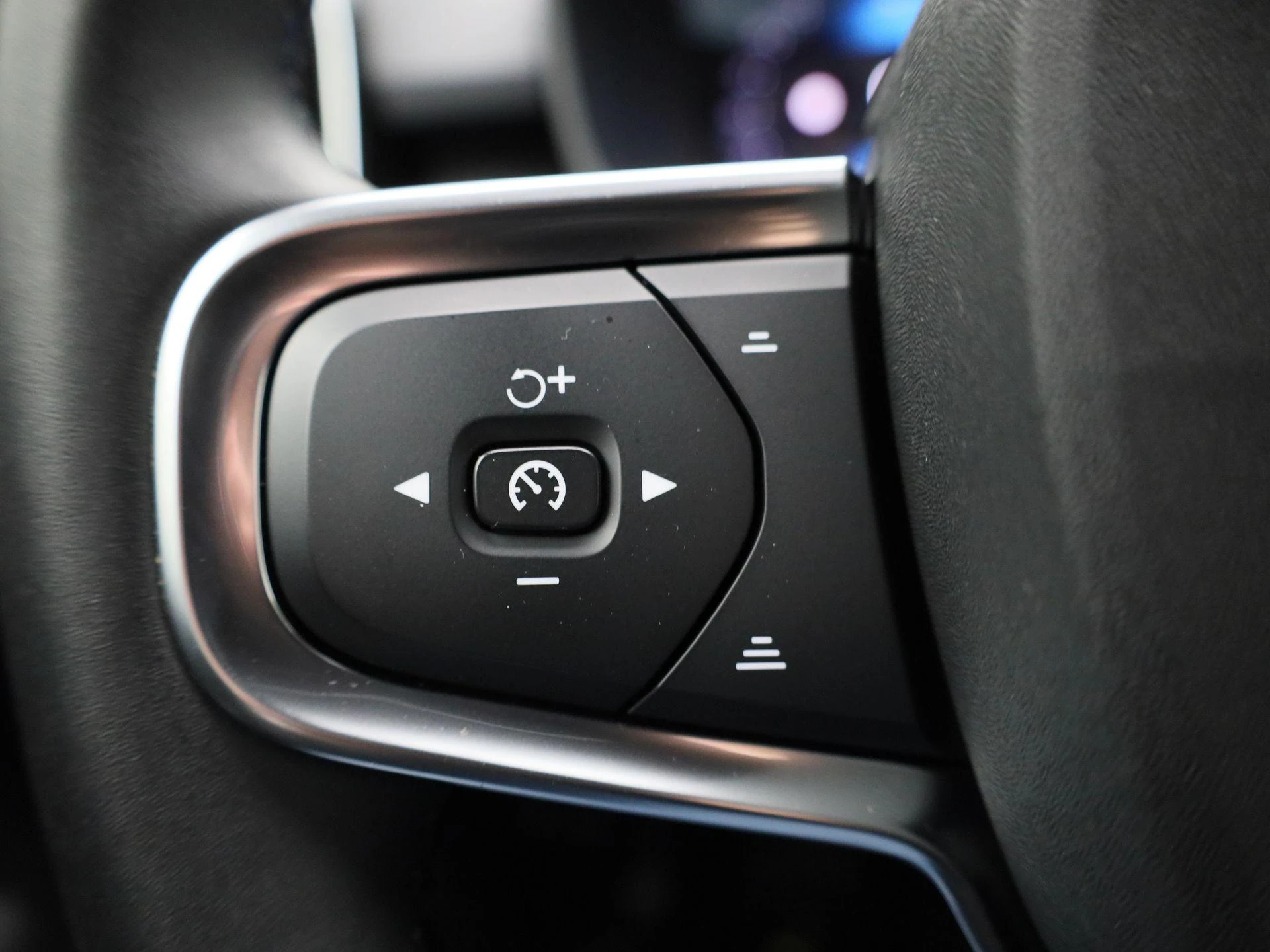 Volvo-XC40-image-18