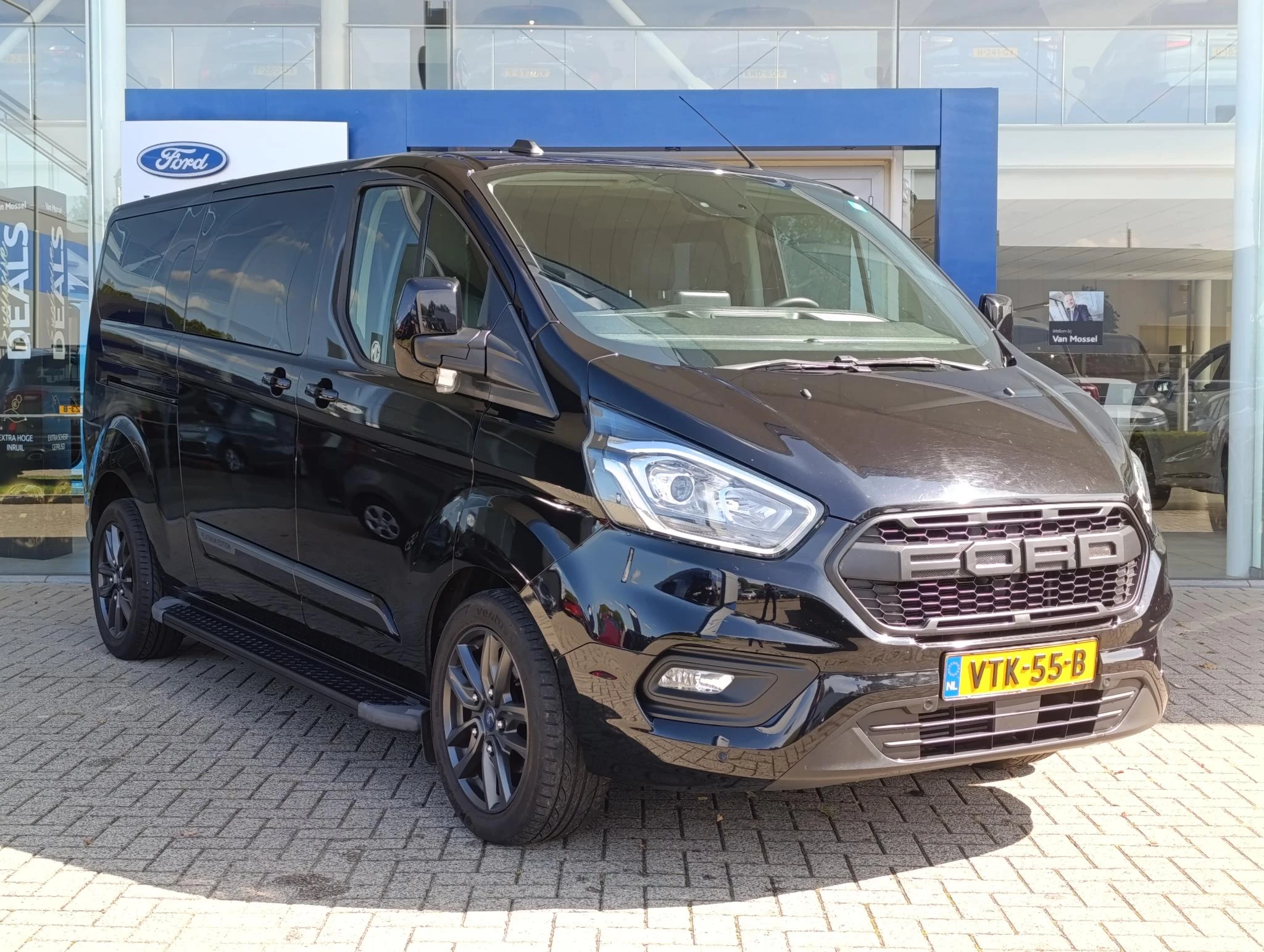Ford-Transit Custom-image-1