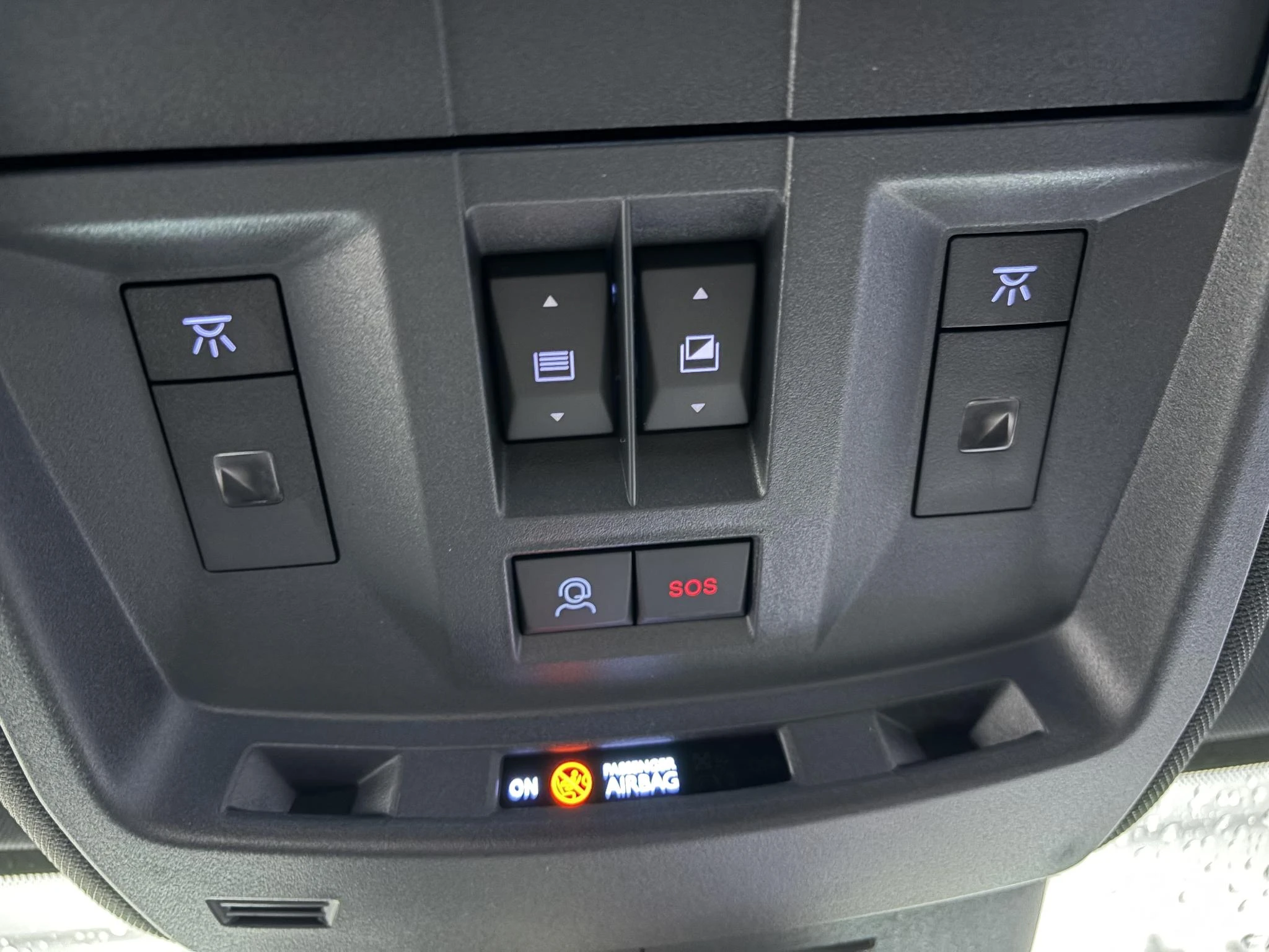 Peugeot-e-5008-image-19