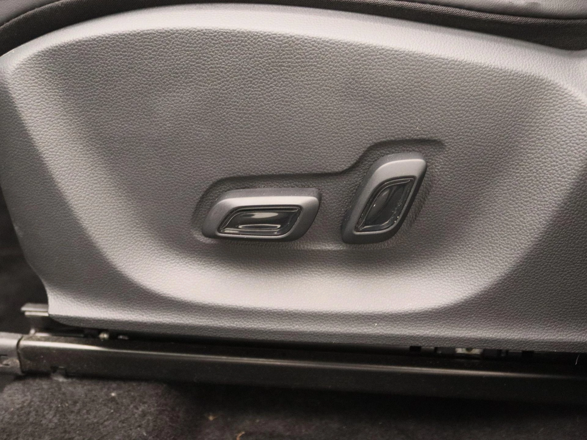 MG-ZS EV-image-12
