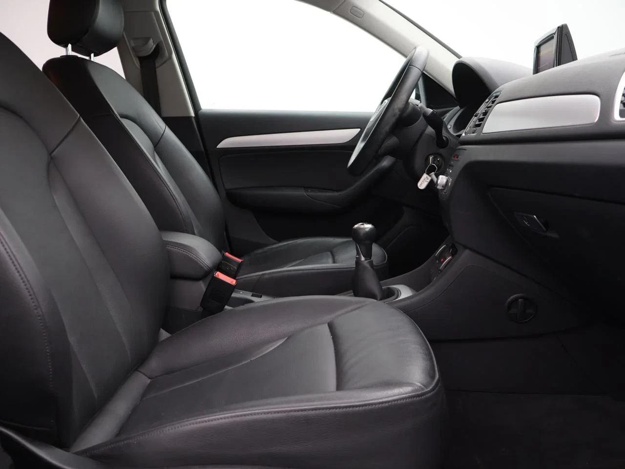 Audi Q3 Audi Q3 1.4TFSI 125PK *LEDER*CRUISE CONTROL*NAVI*CD SPELER*BLTH*PDC*AIRCO*ZETELVERWARMING*...*