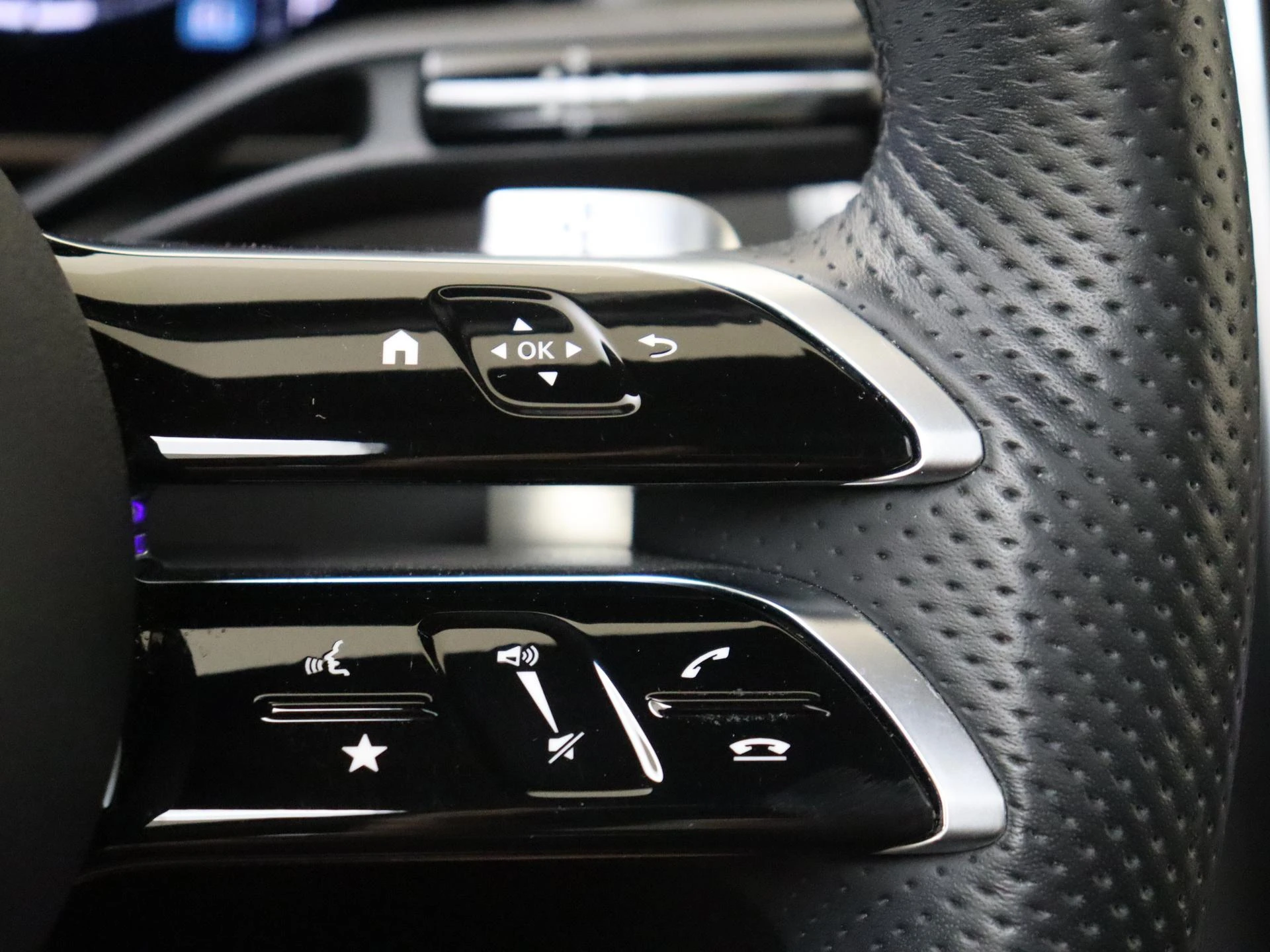 Mercedes-Benz-GLC-image-15