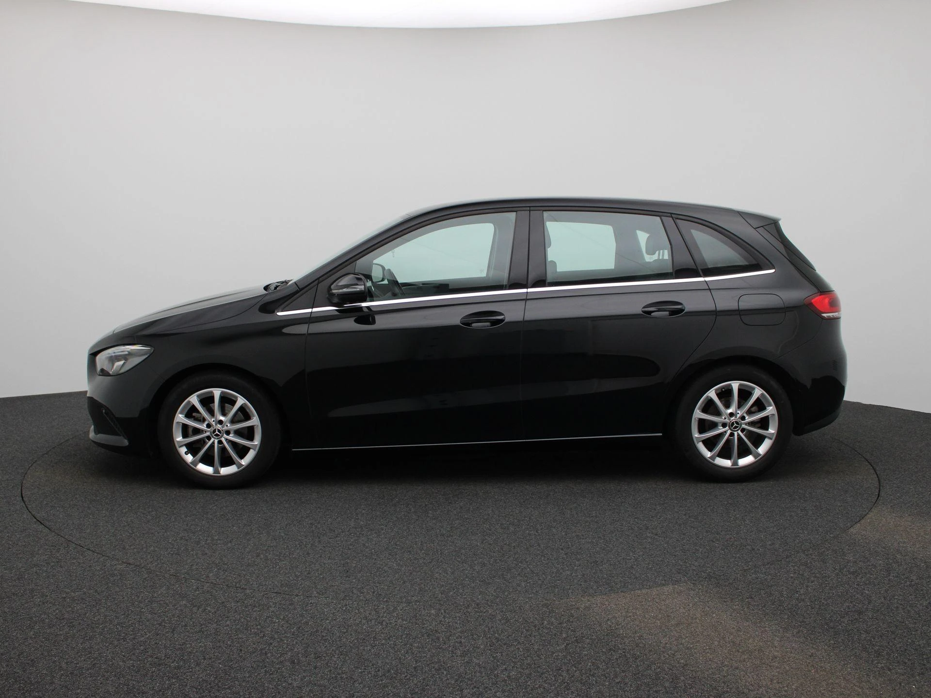 Mercedes-Benz-B-Klasse-image-3