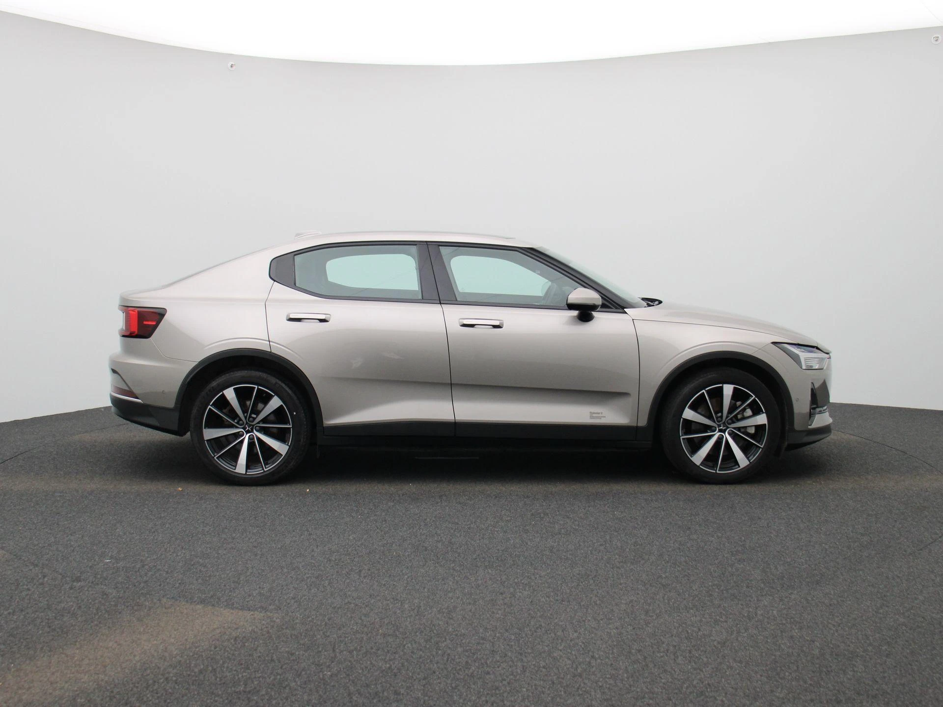Polestar-2-image-5