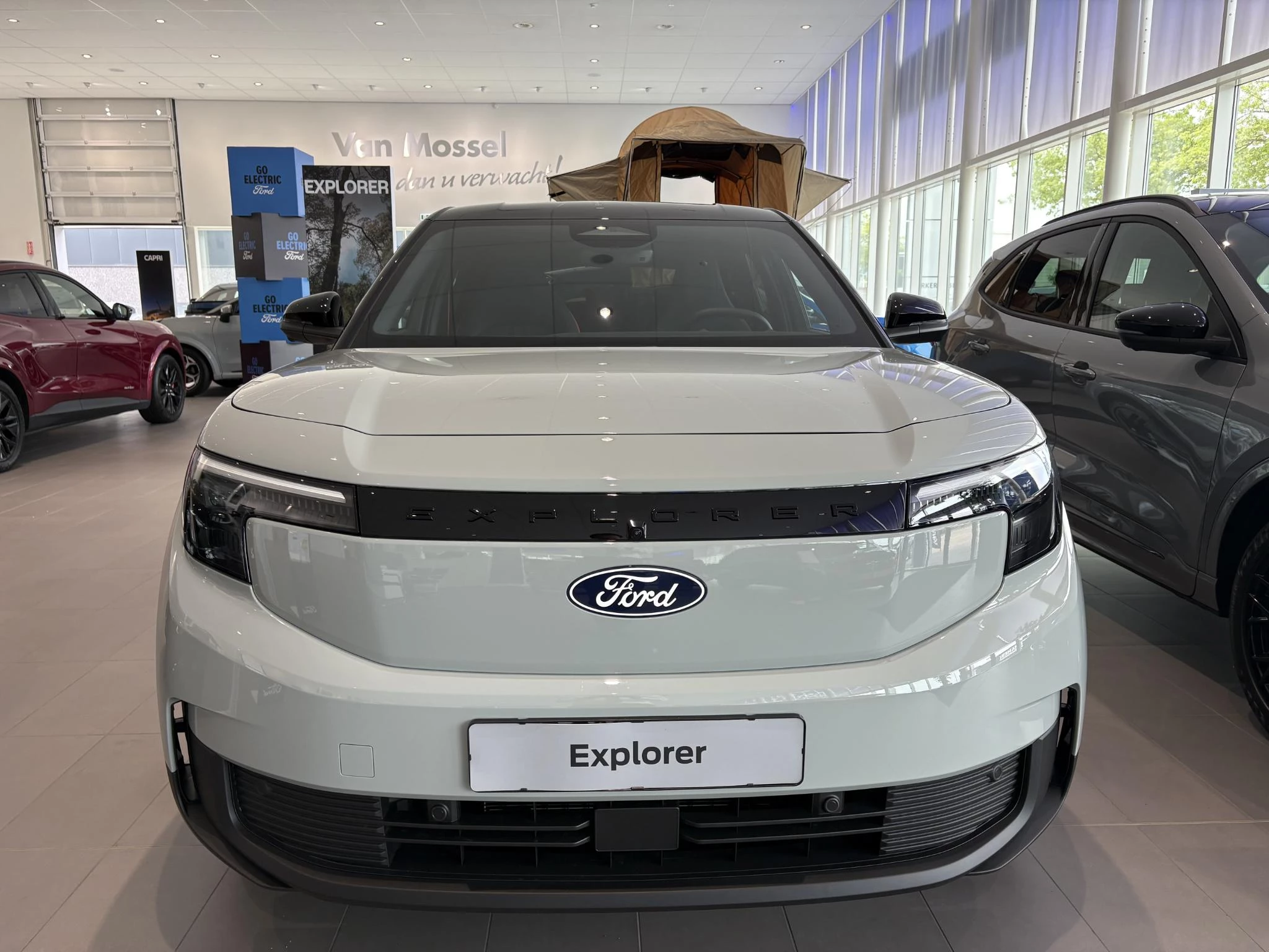 Ford Explorer Collection Extended Range RWD