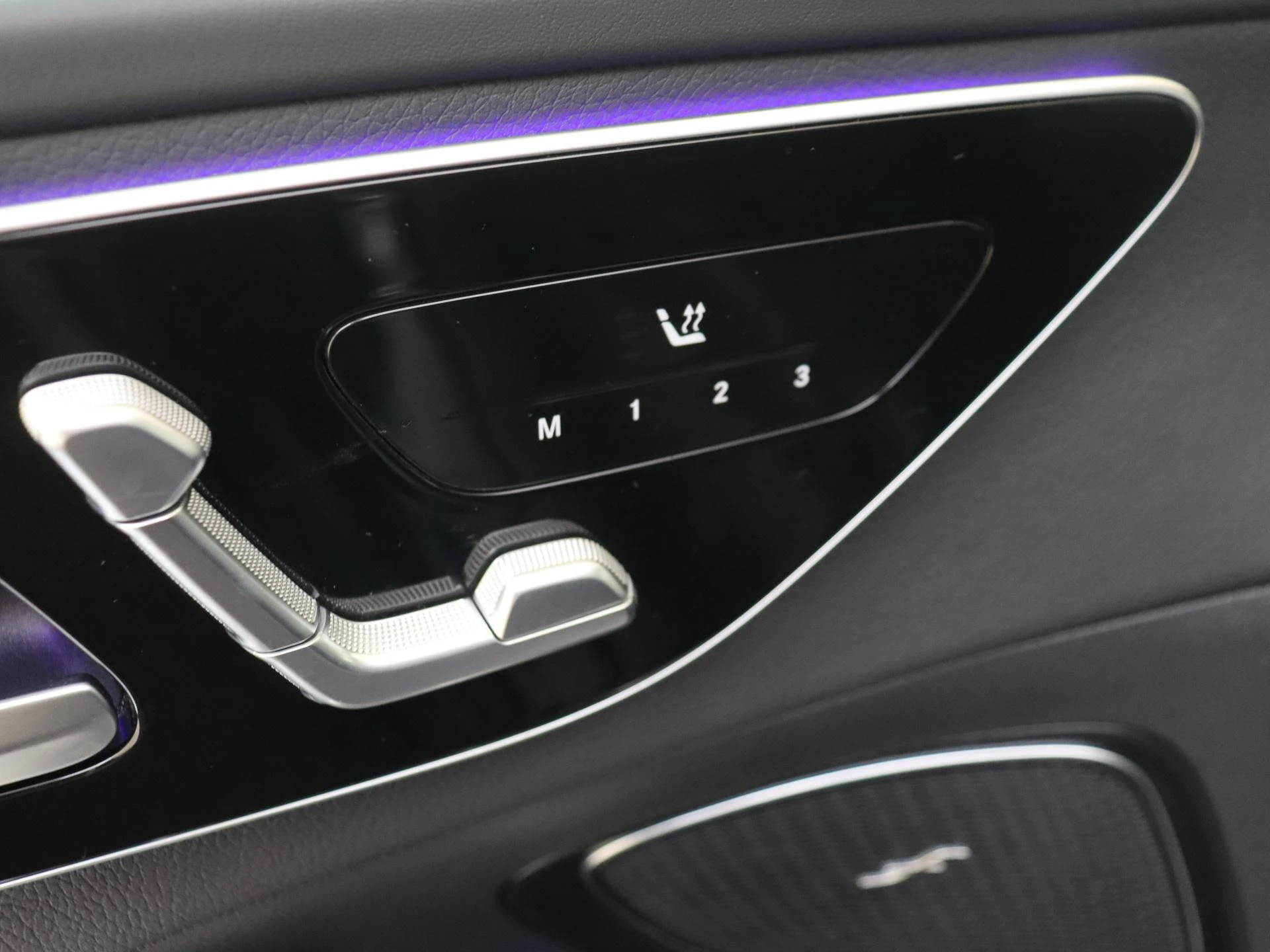 Mercedes-Benz-C-Klasse-image-25