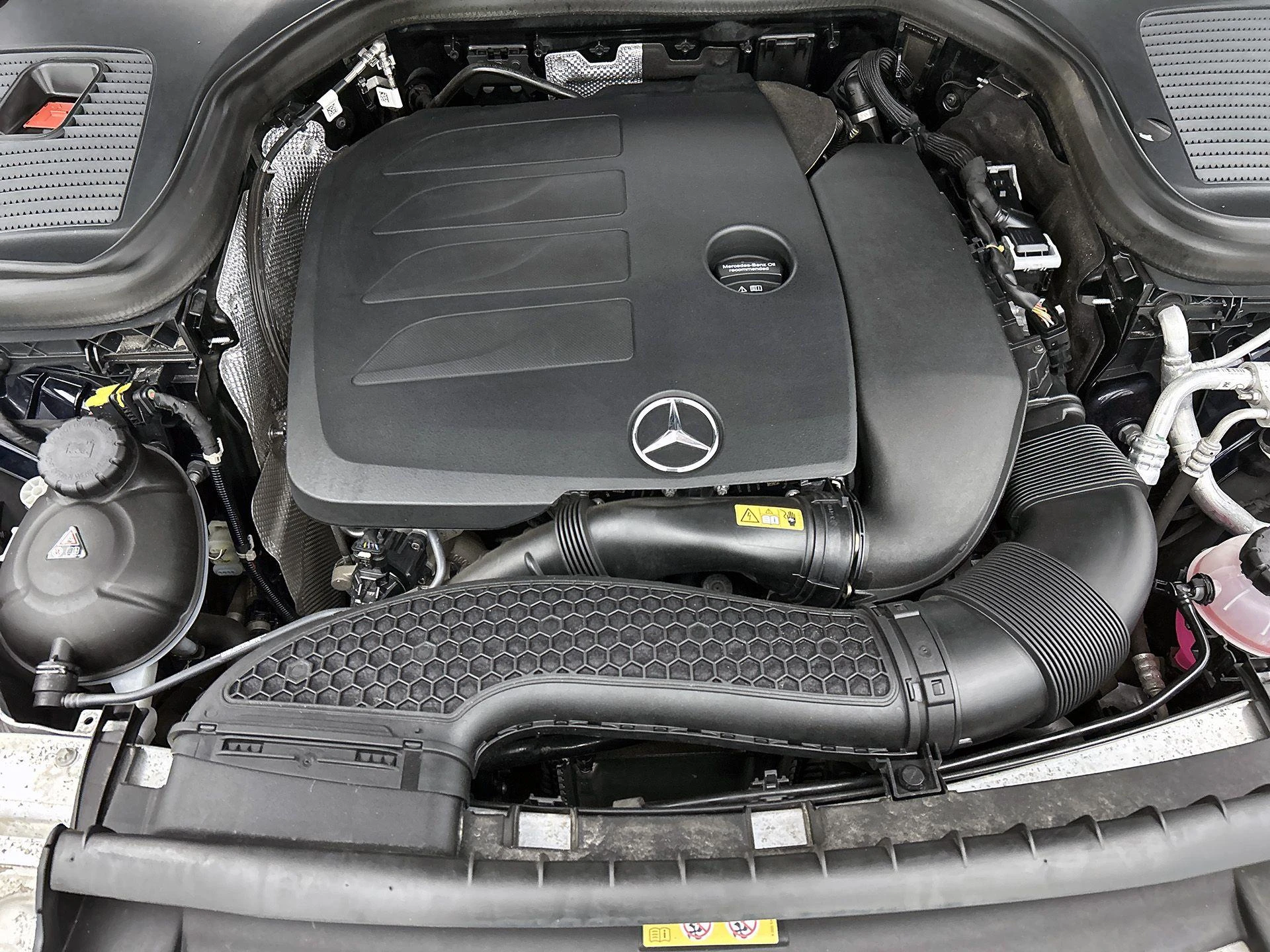 Mercedes-Benz-GLC-image-28
