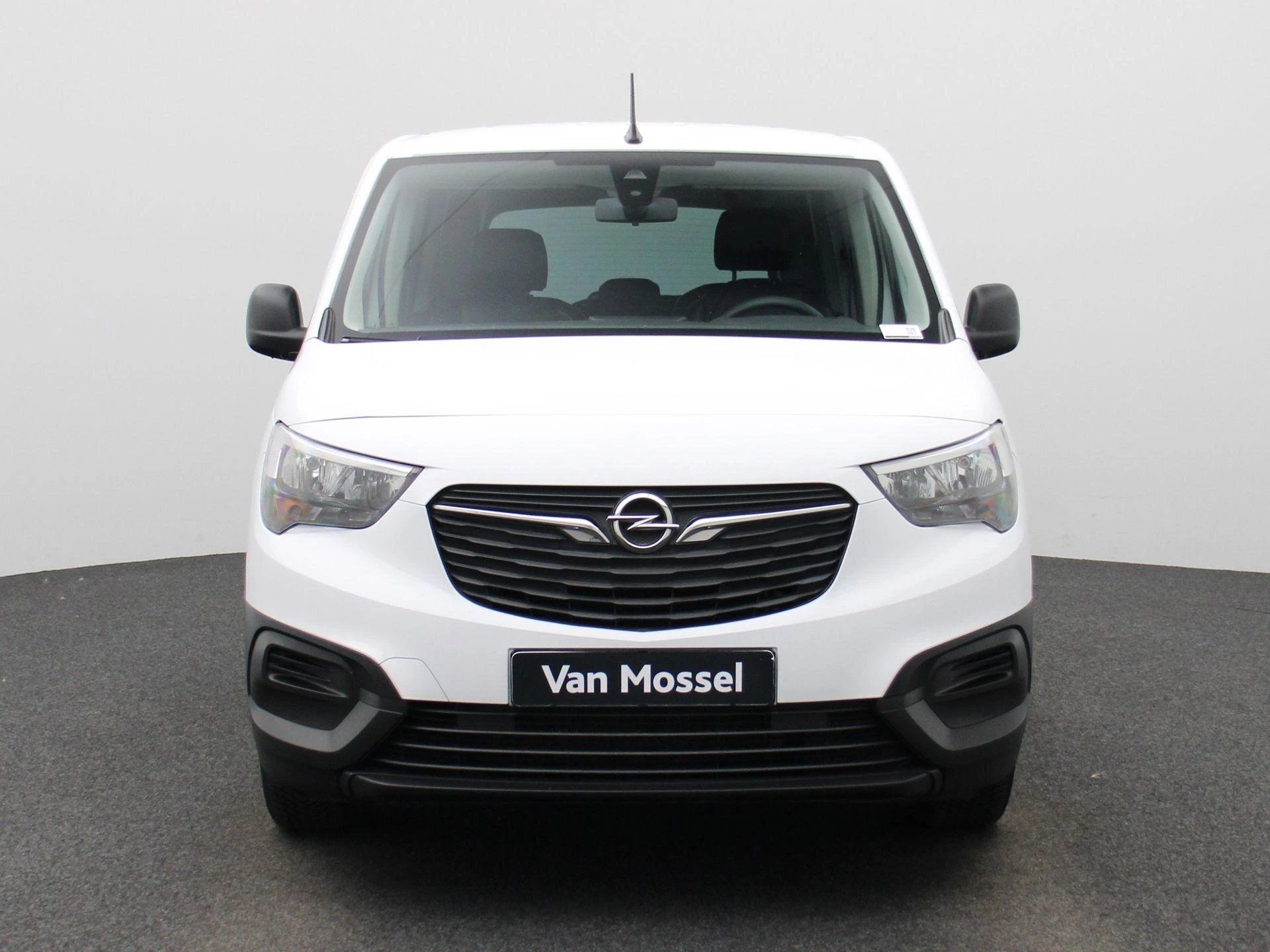 Opel-Combo Life-image-2
