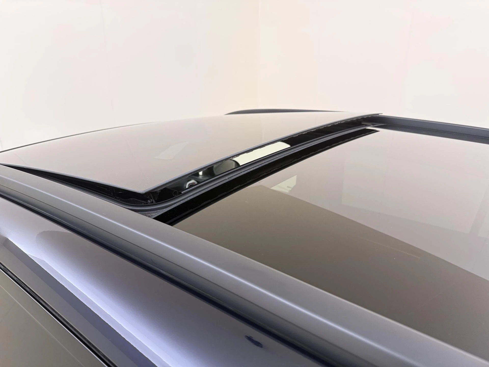 Mercedes-Benz-GLC-image-29
