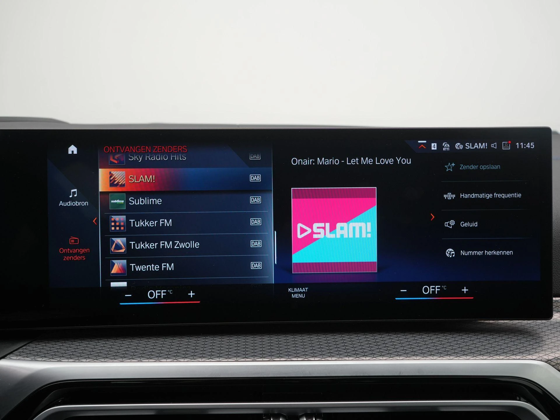 BMW-i4-image-14