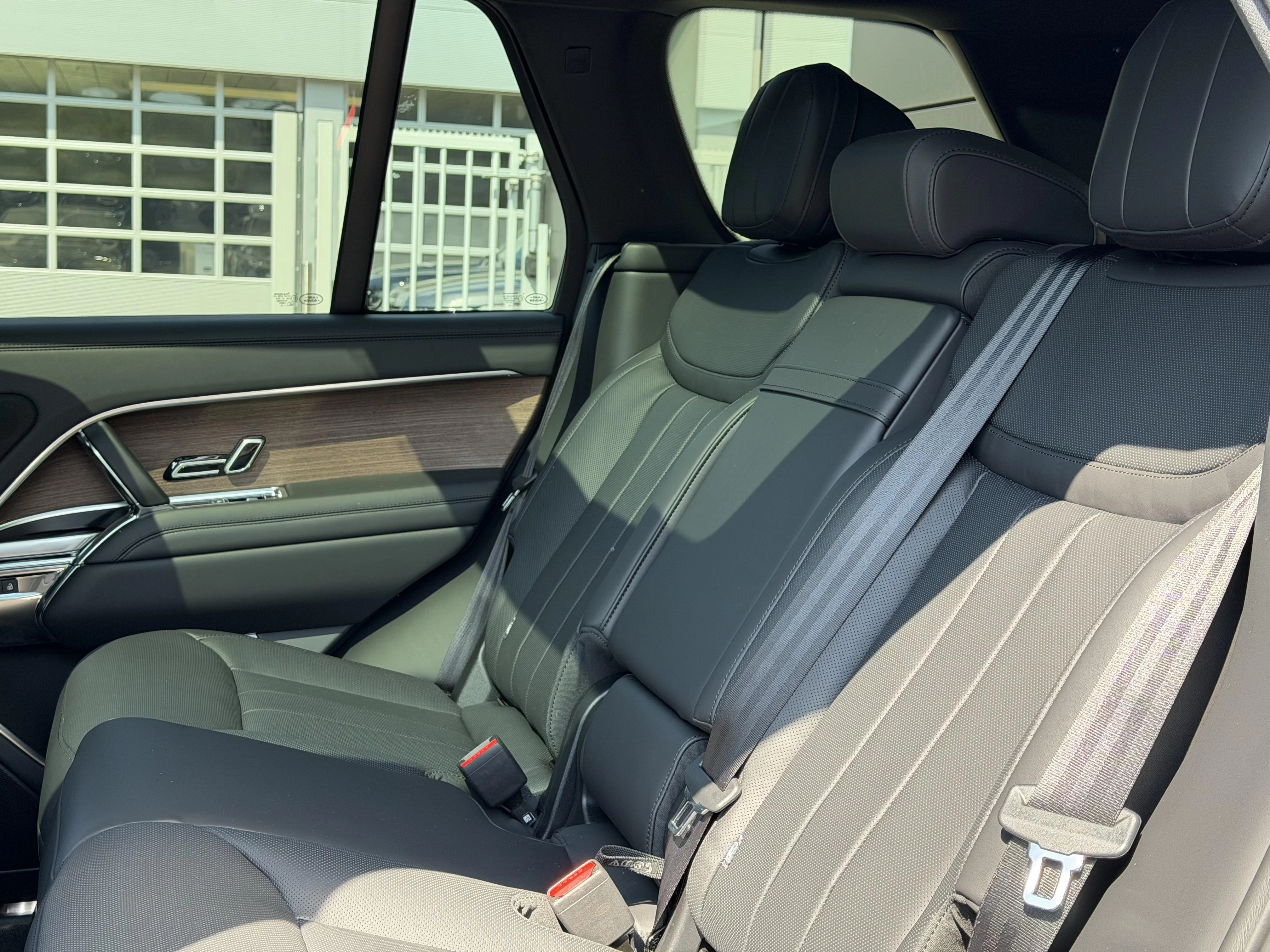 Land Rover Range Rover SWB P460e SE AWD Auto. 26MY