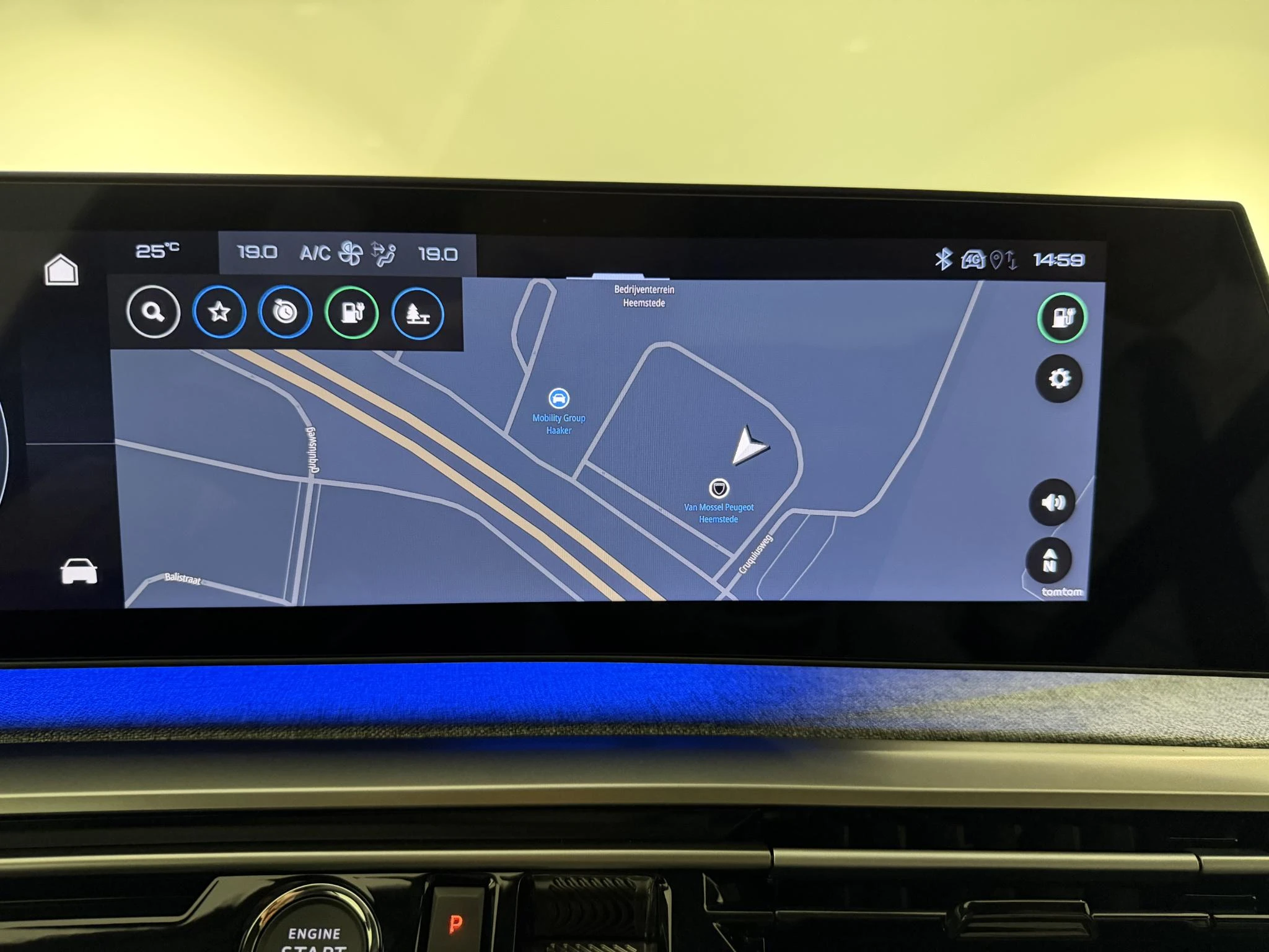 Peugeot-e-3008-image-8