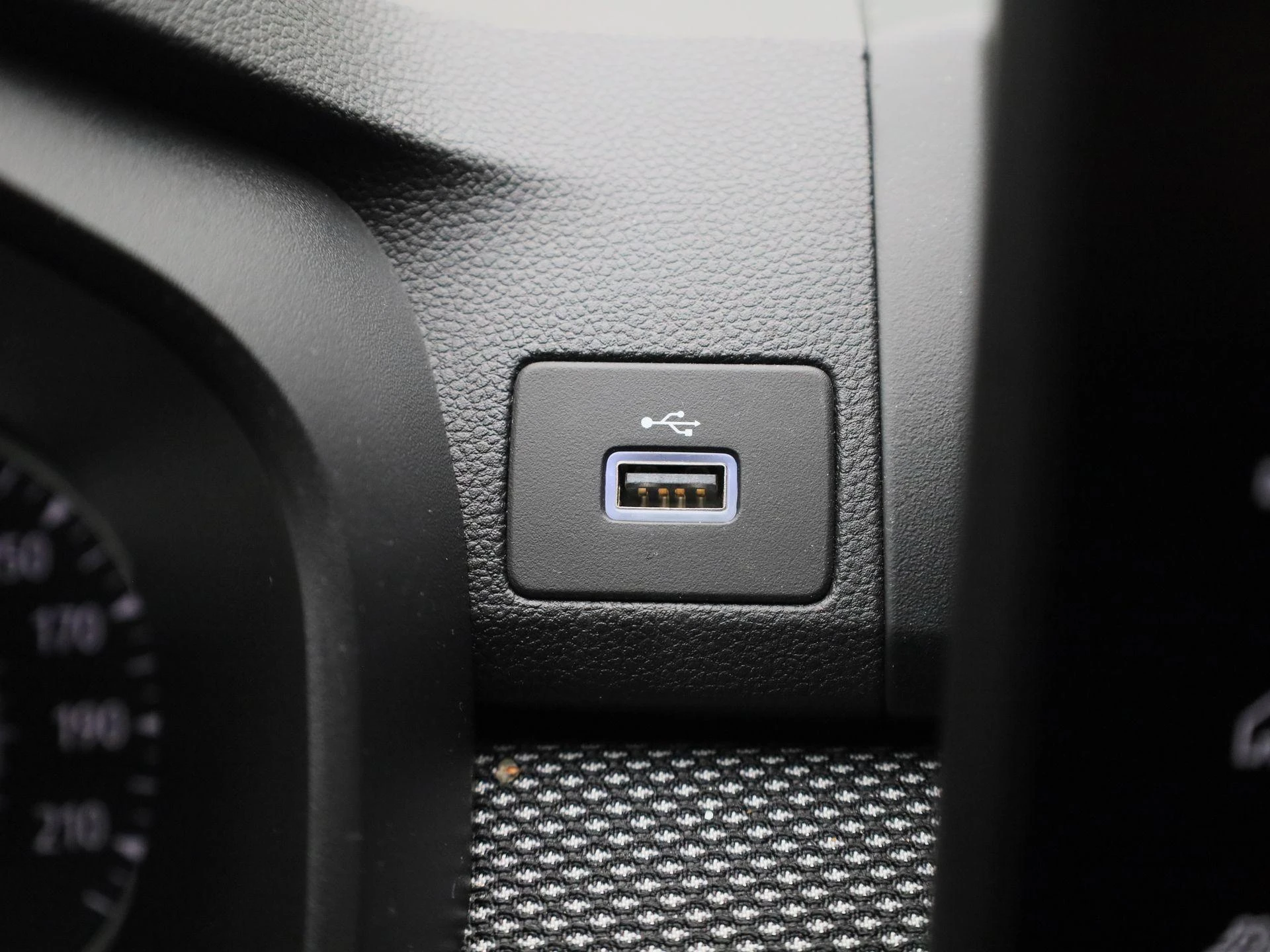 Dacia-Sandero Stepway-image-19
