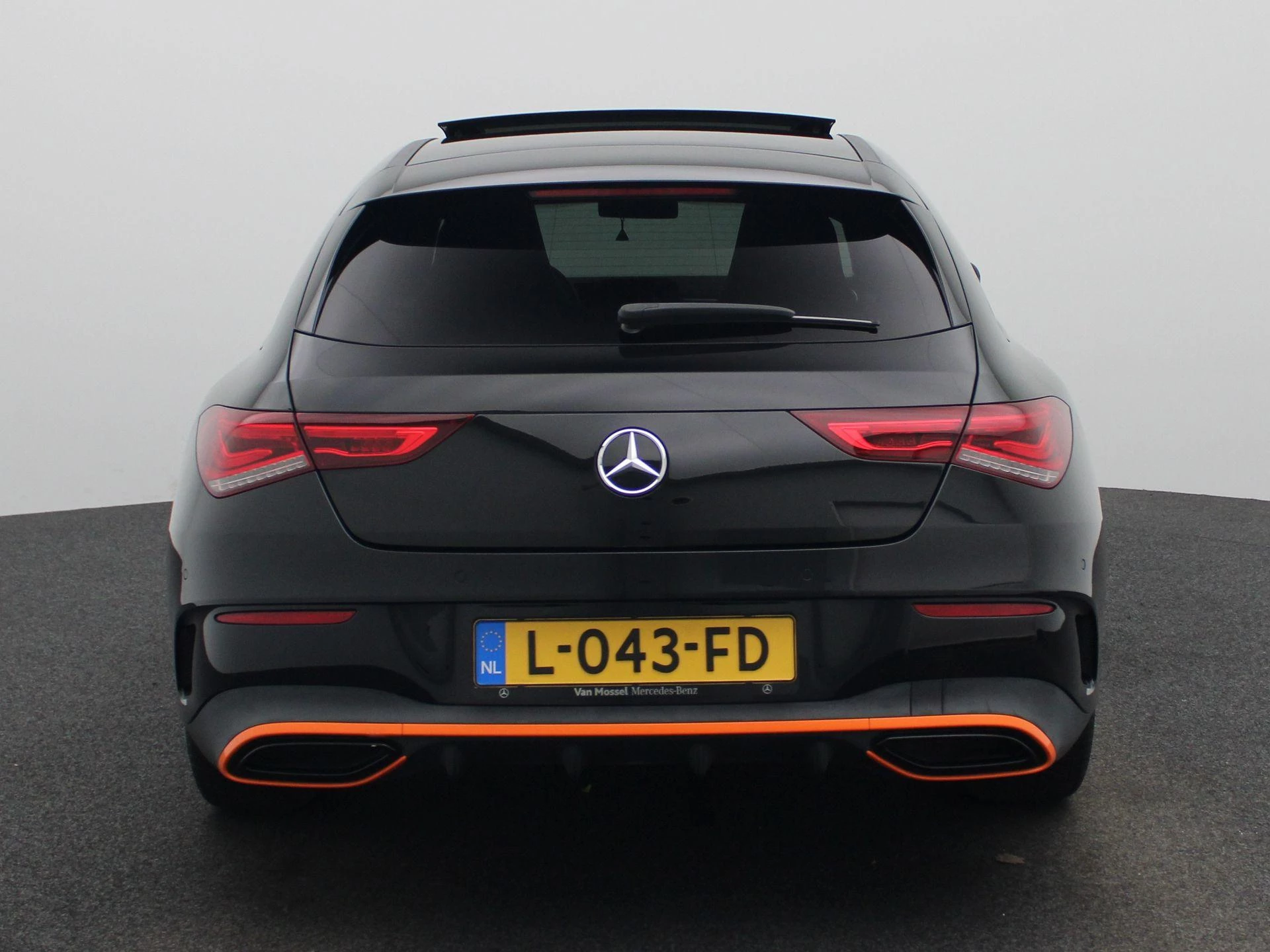Mercedes-Benz CLA Shooting Brake 200 Premium Plus