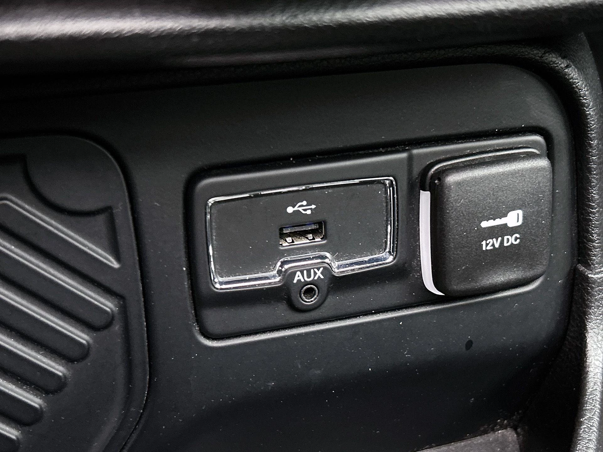 Jeep-Renegade-image-35